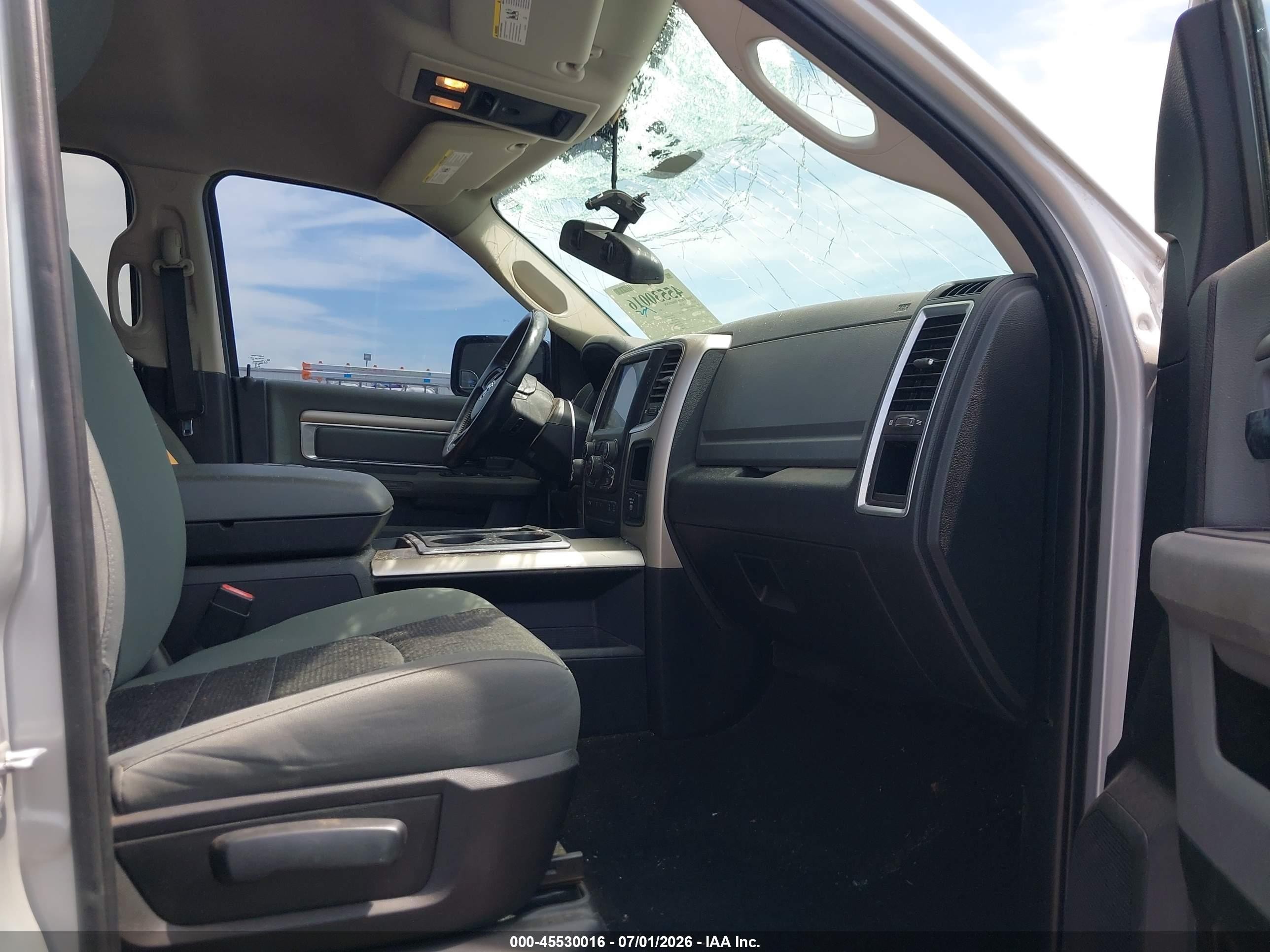 2015 Ram 1500 Big Horn Серебряный vin: 1C6RR7LM0FS712243