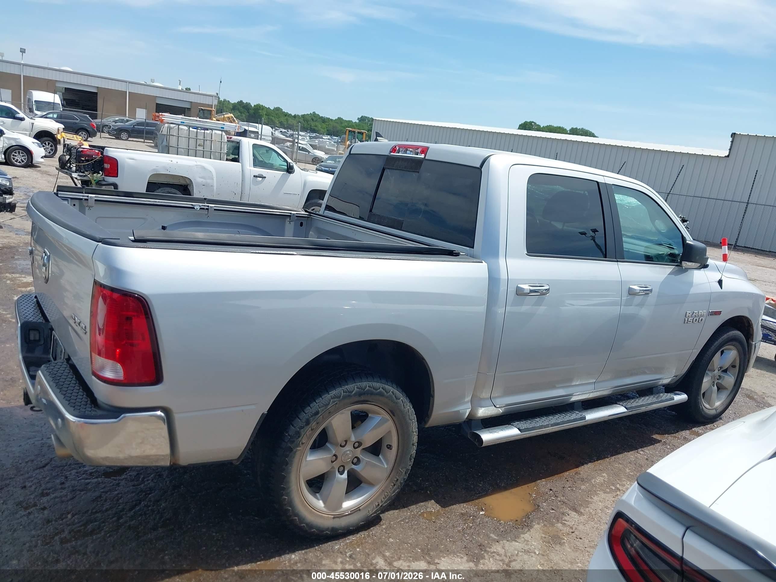 2015 Ram 1500 Big Horn Серебряный vin: 1C6RR7LM0FS712243