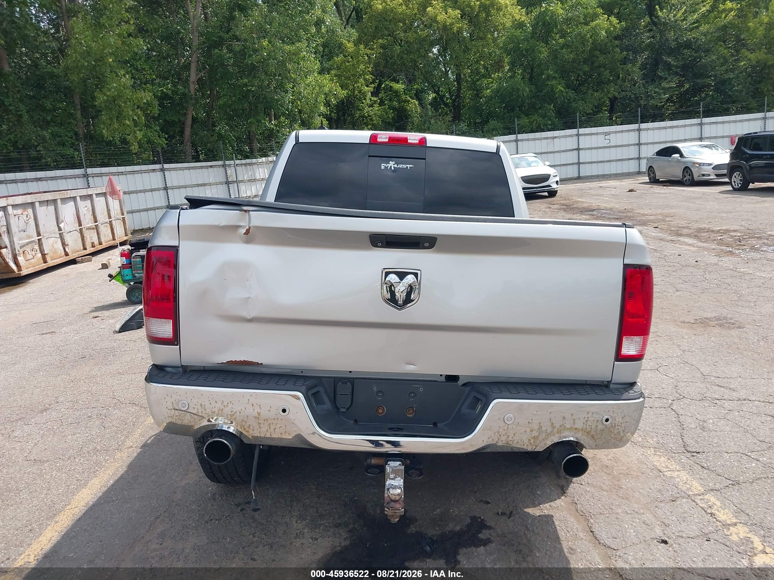 2015 Ram 1500 Big Horn Silver vin: 1C6RR7LT0FS788620