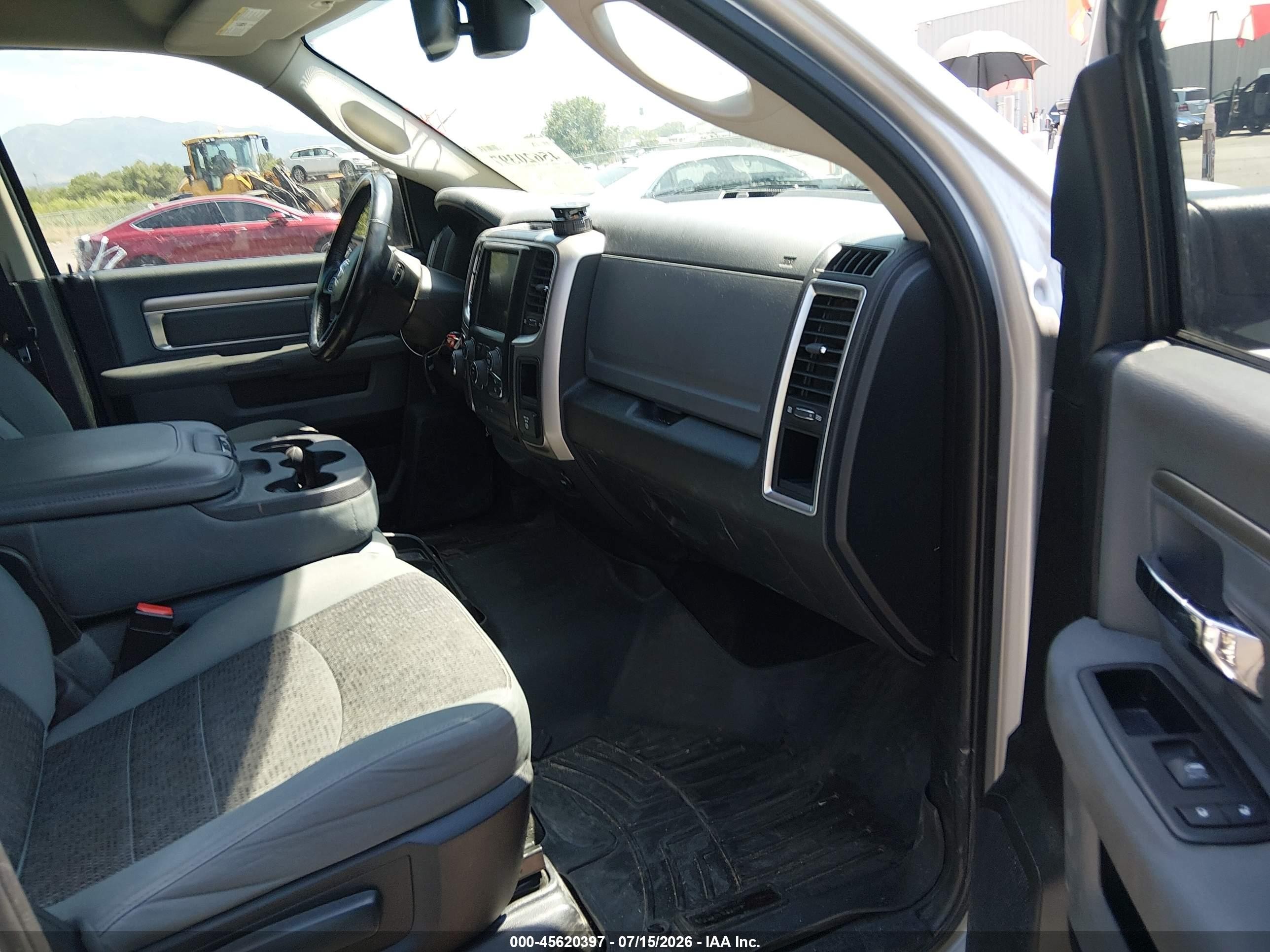 2015 Ram 1500 Big Horn Silver vin: 1C6RR7LT1FS759255