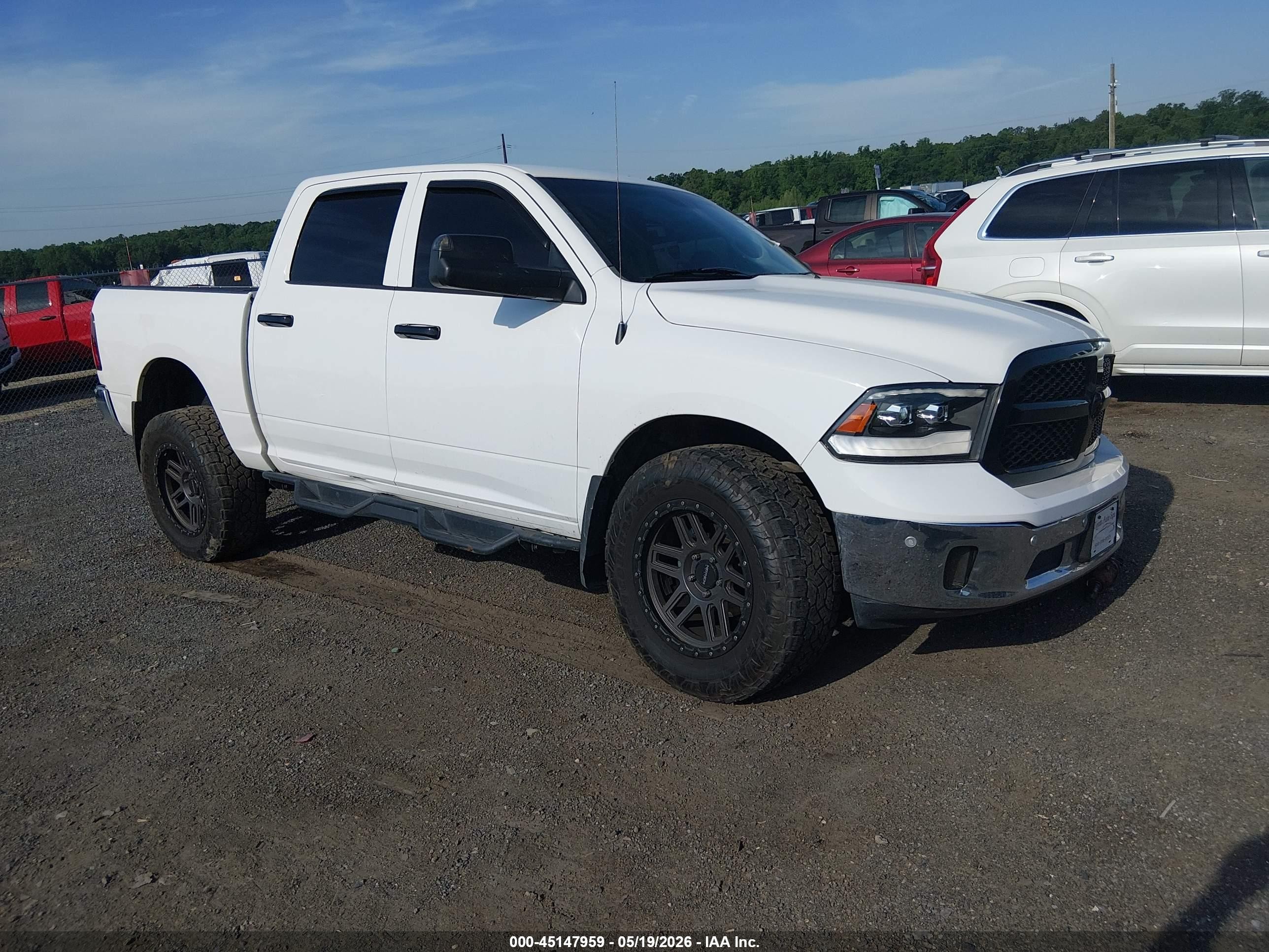 2015 Ram 1500 Big Horn Белый vin: 1C6RR7LT1FS760857