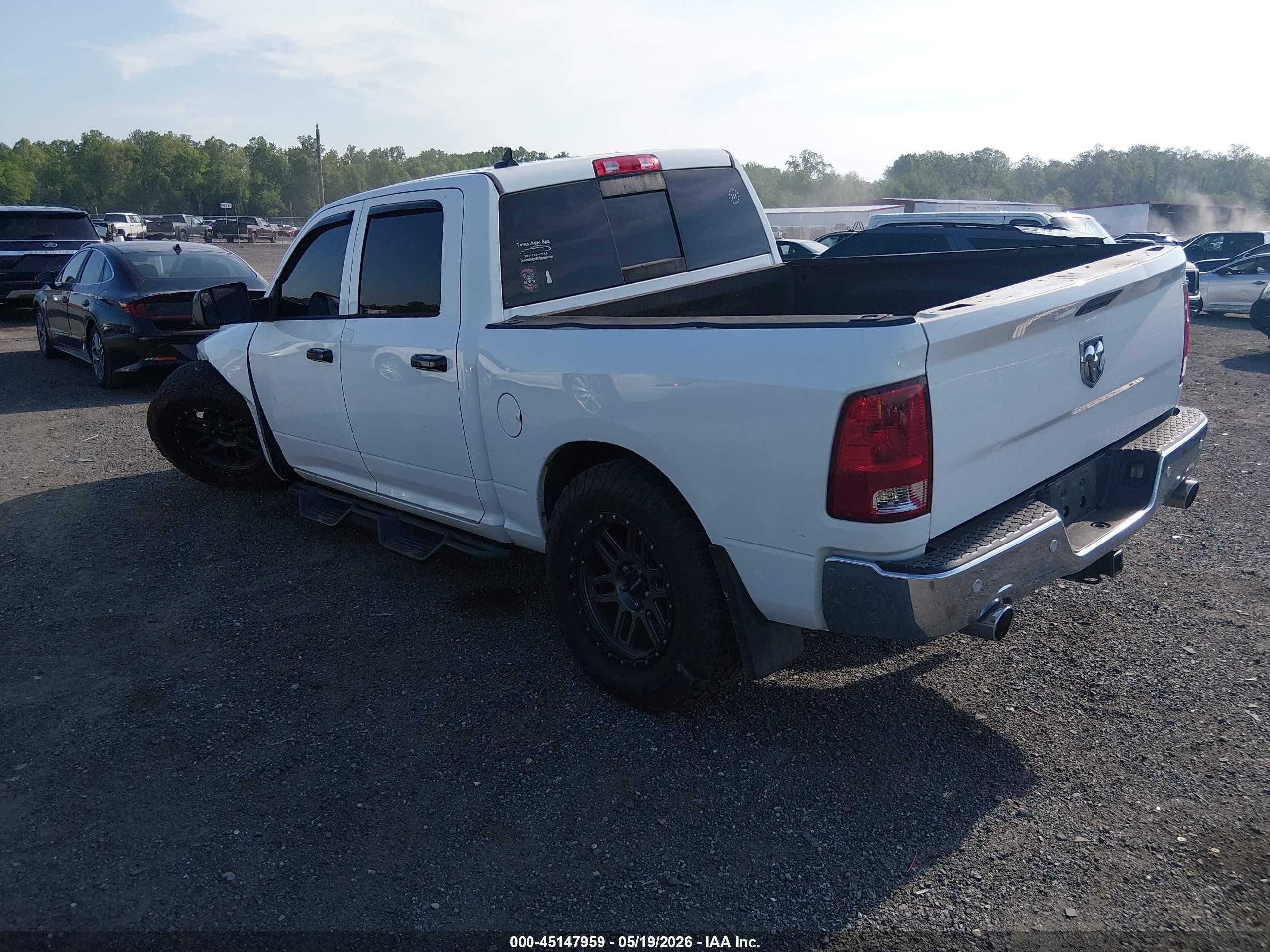 2015 Ram 1500 Big Horn Белый vin: 1C6RR7LT1FS760857