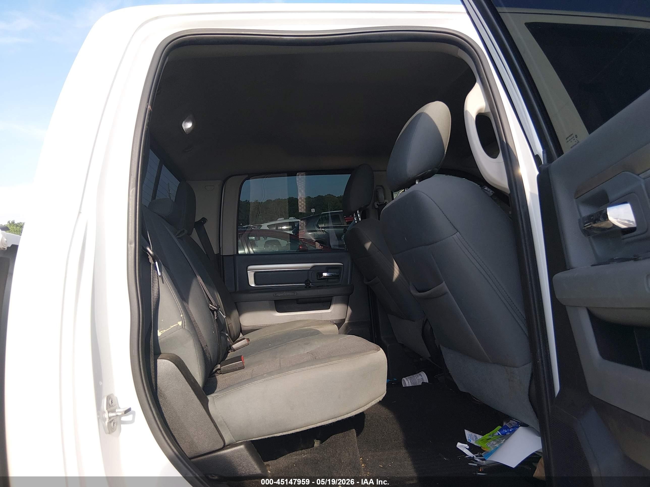 2015 Ram 1500 Big Horn Белый vin: 1C6RR7LT1FS760857
