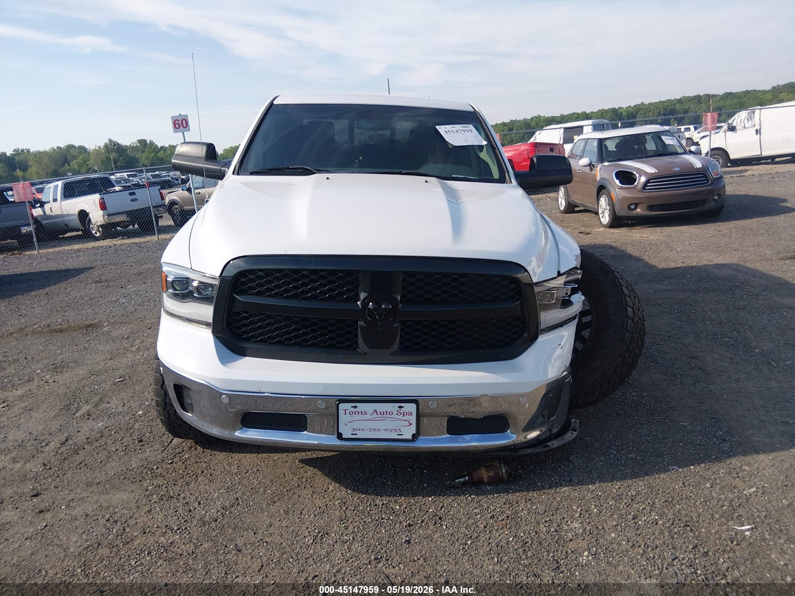 2015 Ram 1500 Big Horn Белый vin: 1C6RR7LT1FS760857
