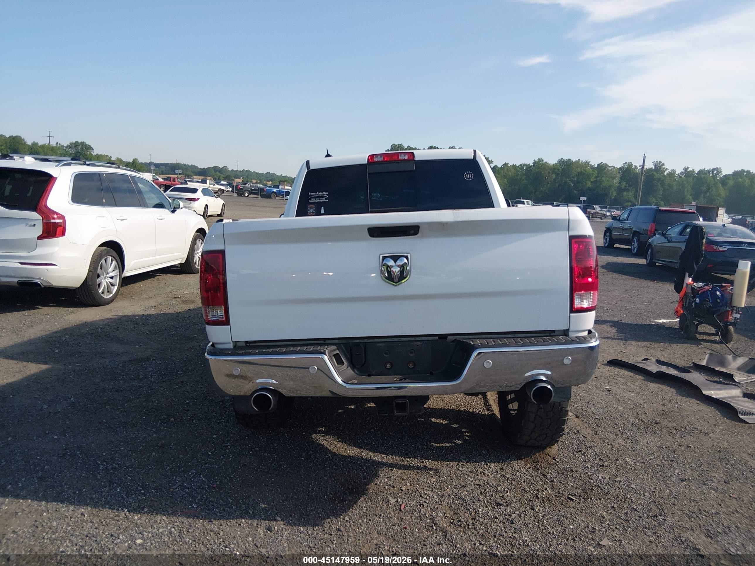 2015 Ram 1500 Big Horn Белый vin: 1C6RR7LT1FS760857