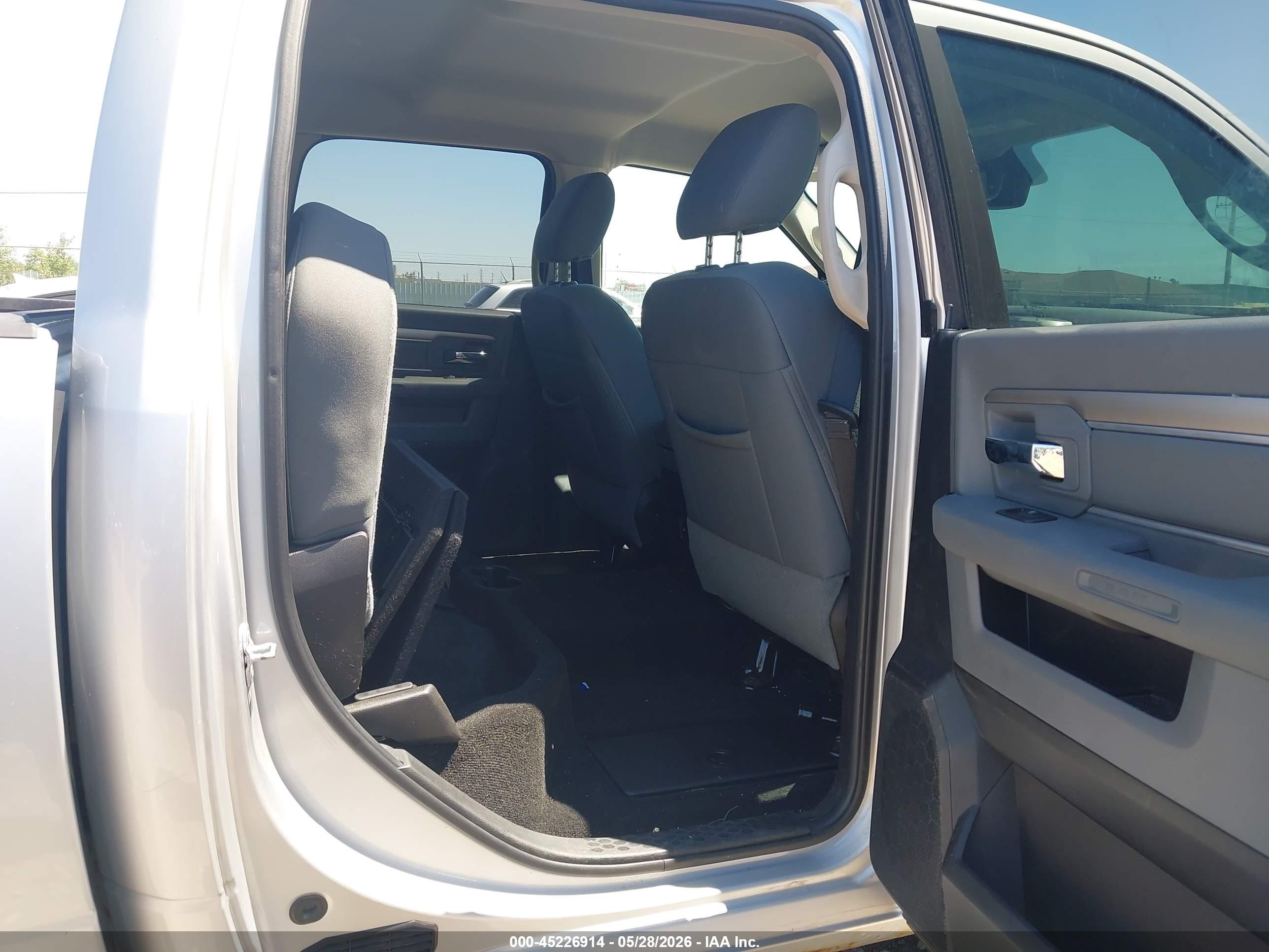 2014 Ram 1500 Outdoorsman Silver vin: 1C6RR7LT2ES107596