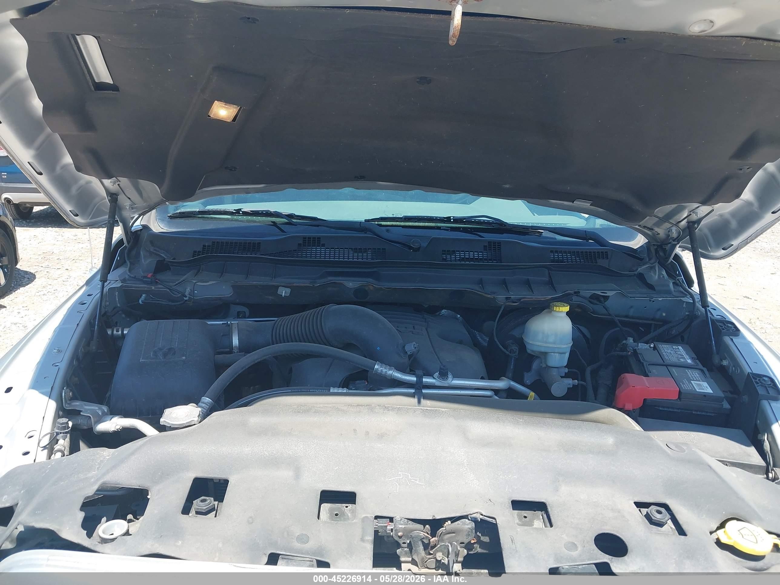 2014 Ram 1500 Outdoorsman Silver vin: 1C6RR7LT2ES107596