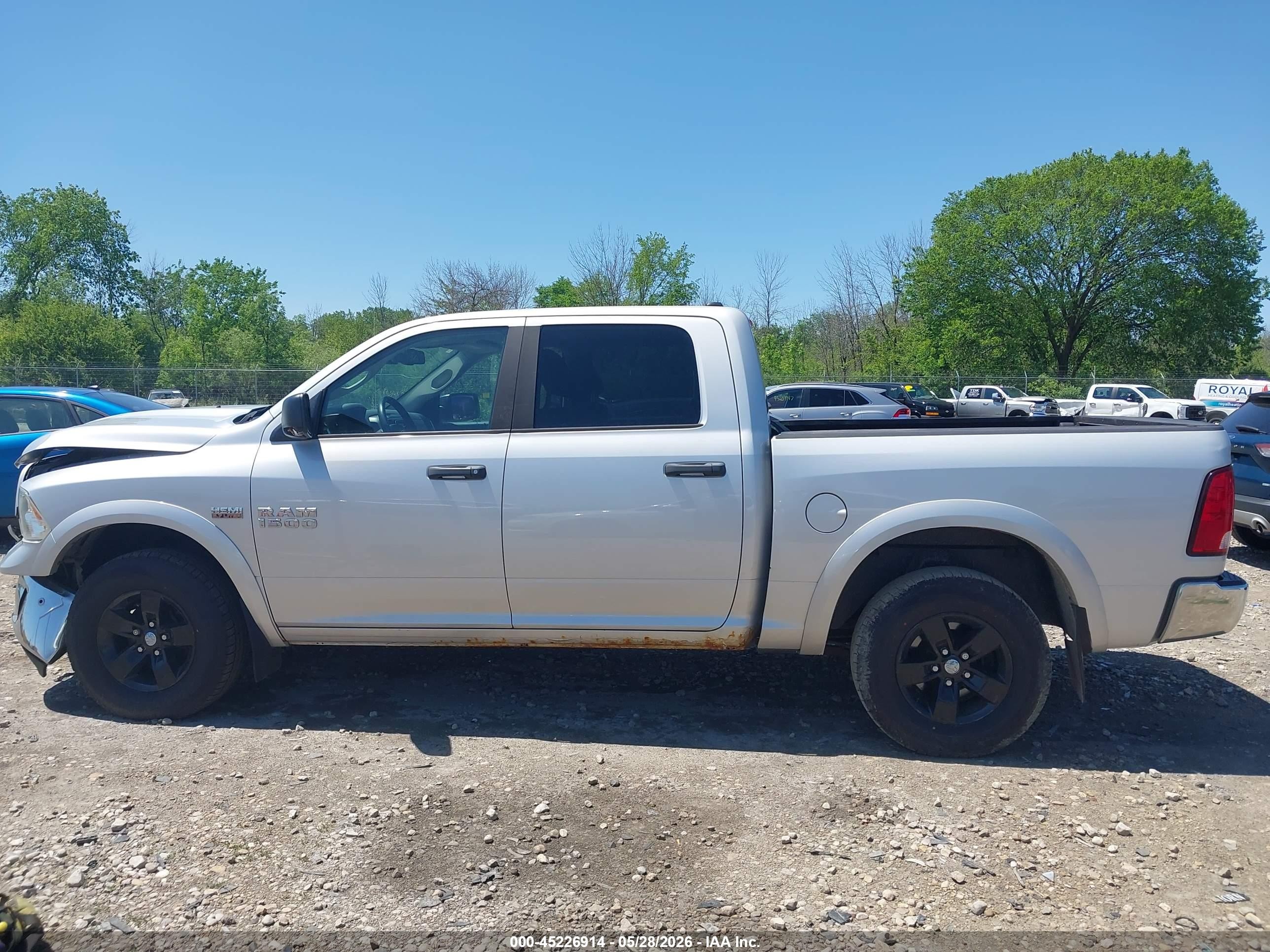 2014 Ram 1500 Outdoorsman Silver vin: 1C6RR7LT2ES107596