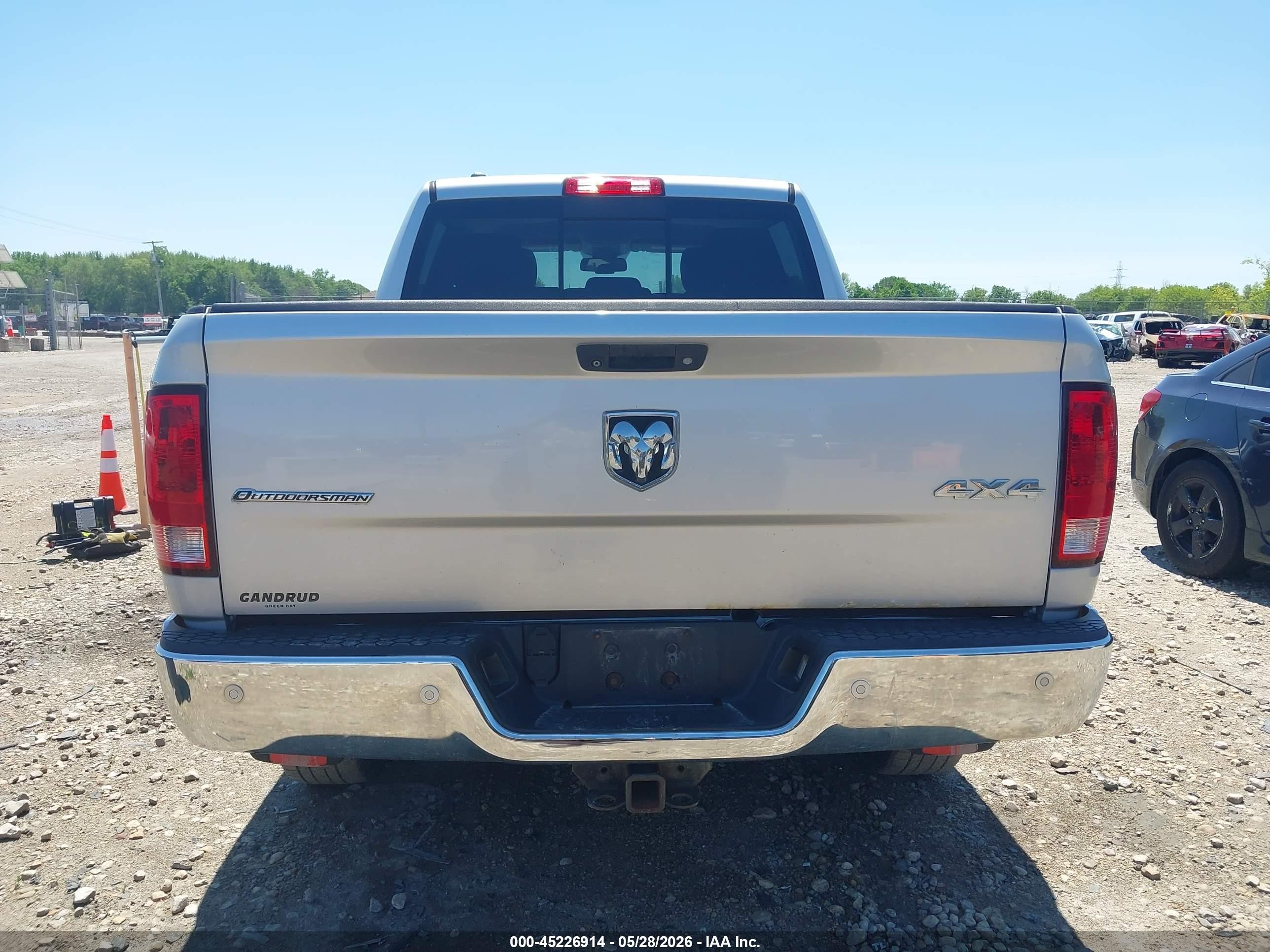 2014 Ram 1500 Outdoorsman Silver vin: 1C6RR7LT2ES107596