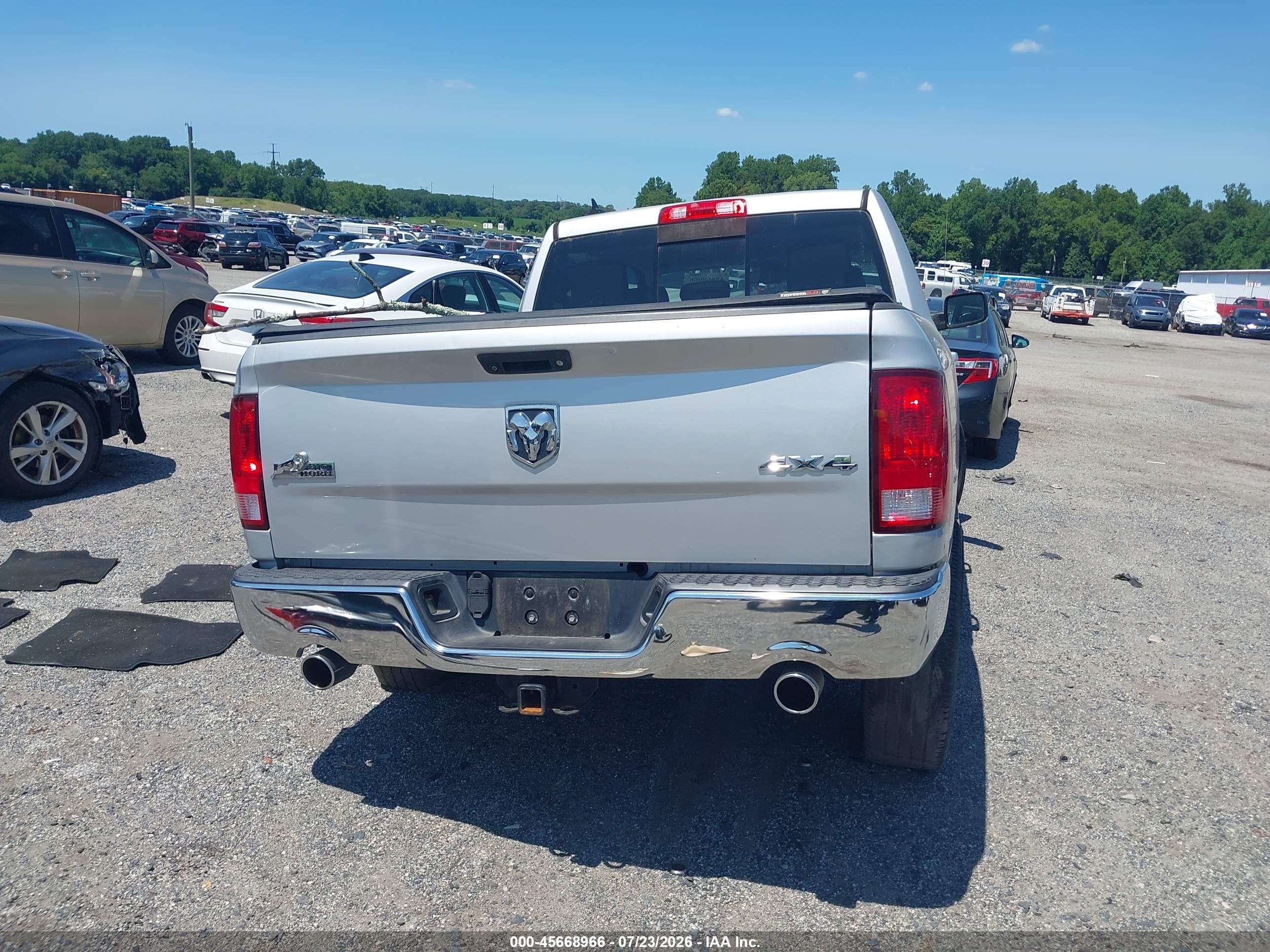 2015 Ram 1500 Big Horn Silver vin: 1C6RR7LT3FS765834