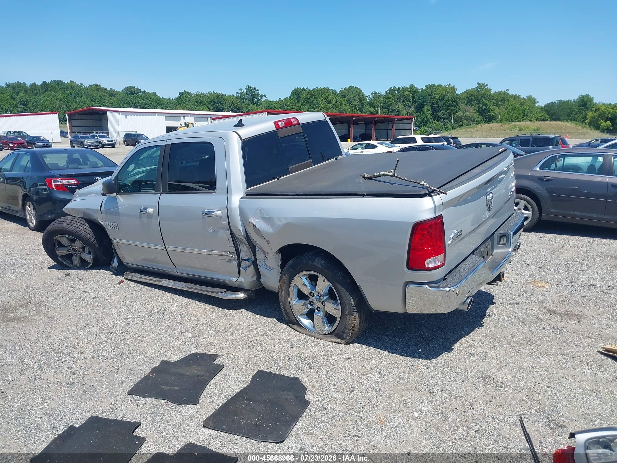 2015 Ram 1500 Big Horn Silver vin: 1C6RR7LT3FS765834