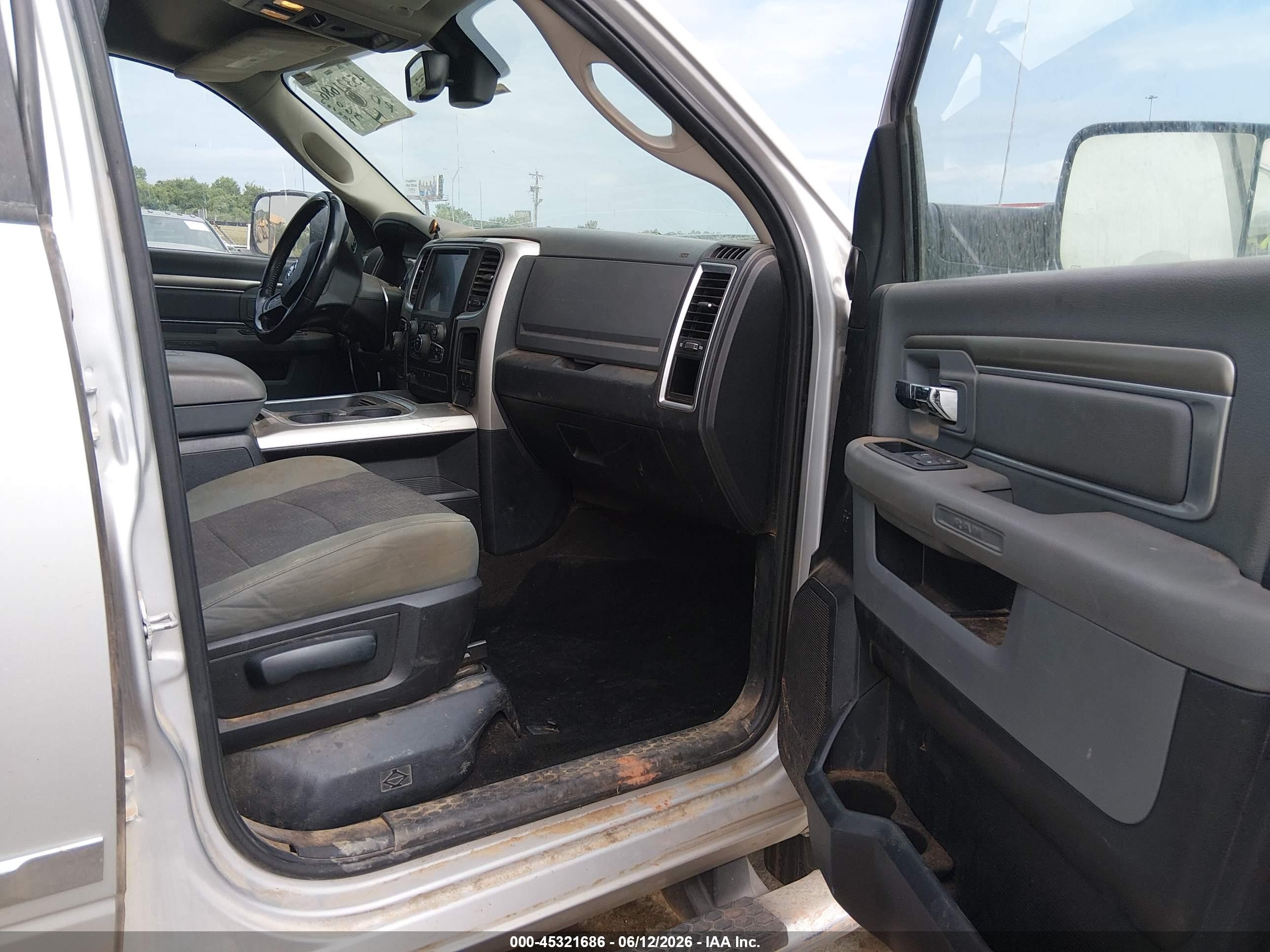 2015 Ram 1500 Big Horn Silver vin: 1C6RR7LT3FS765848