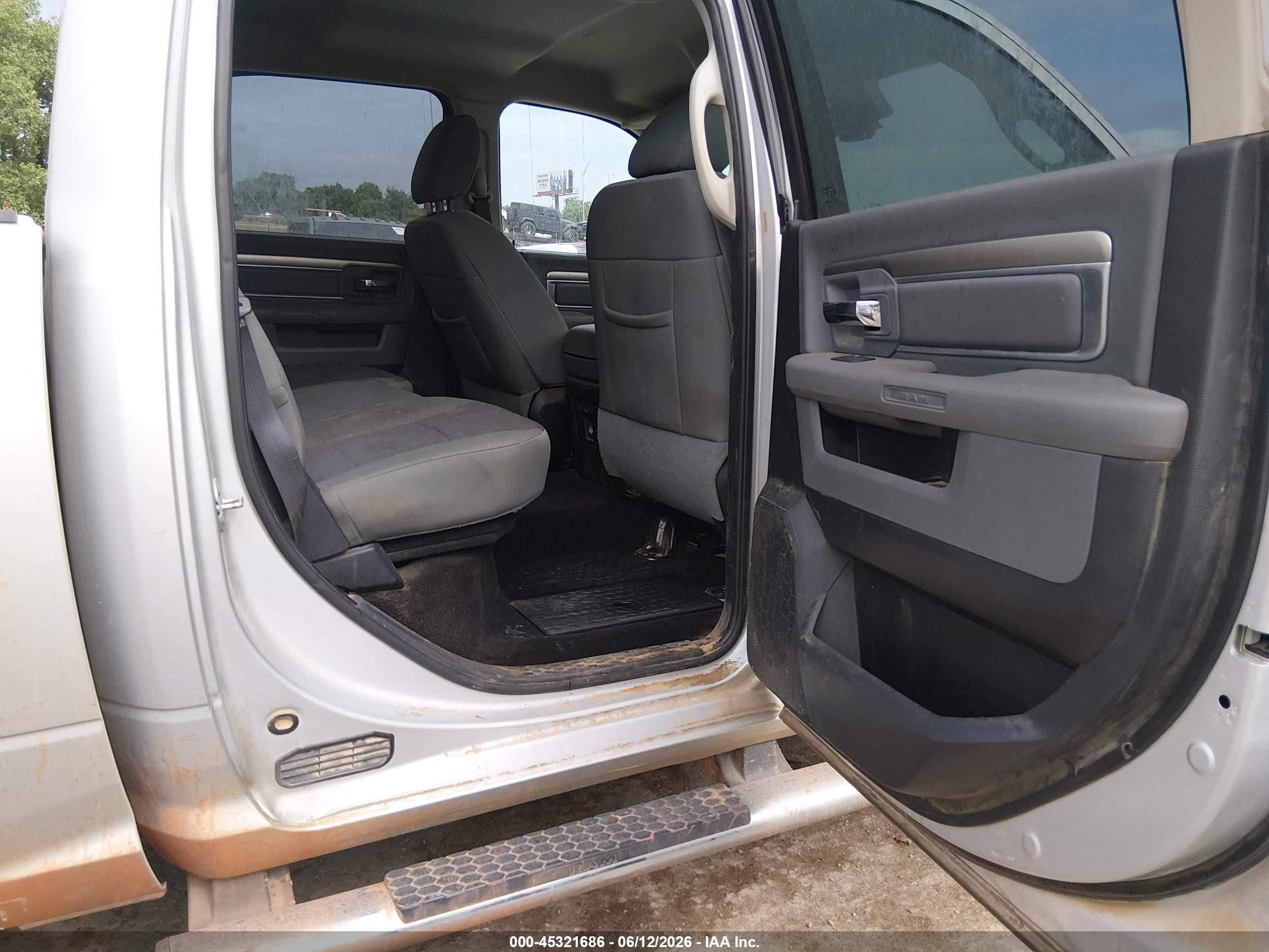 2015 Ram 1500 Big Horn Silver vin: 1C6RR7LT3FS765848