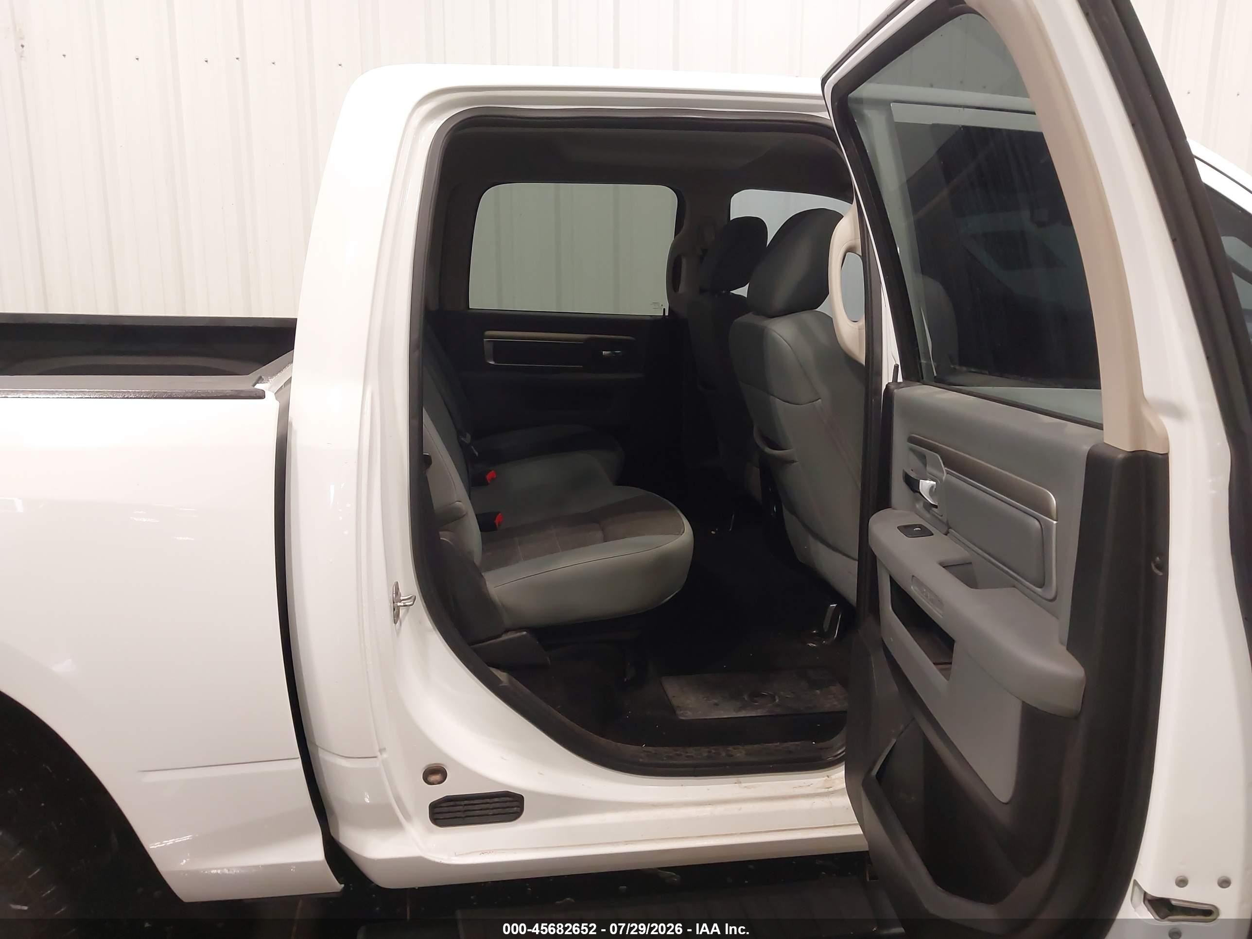 2014 Ram 1500 Big Horn White vin: 1C6RR7LT4ES274025