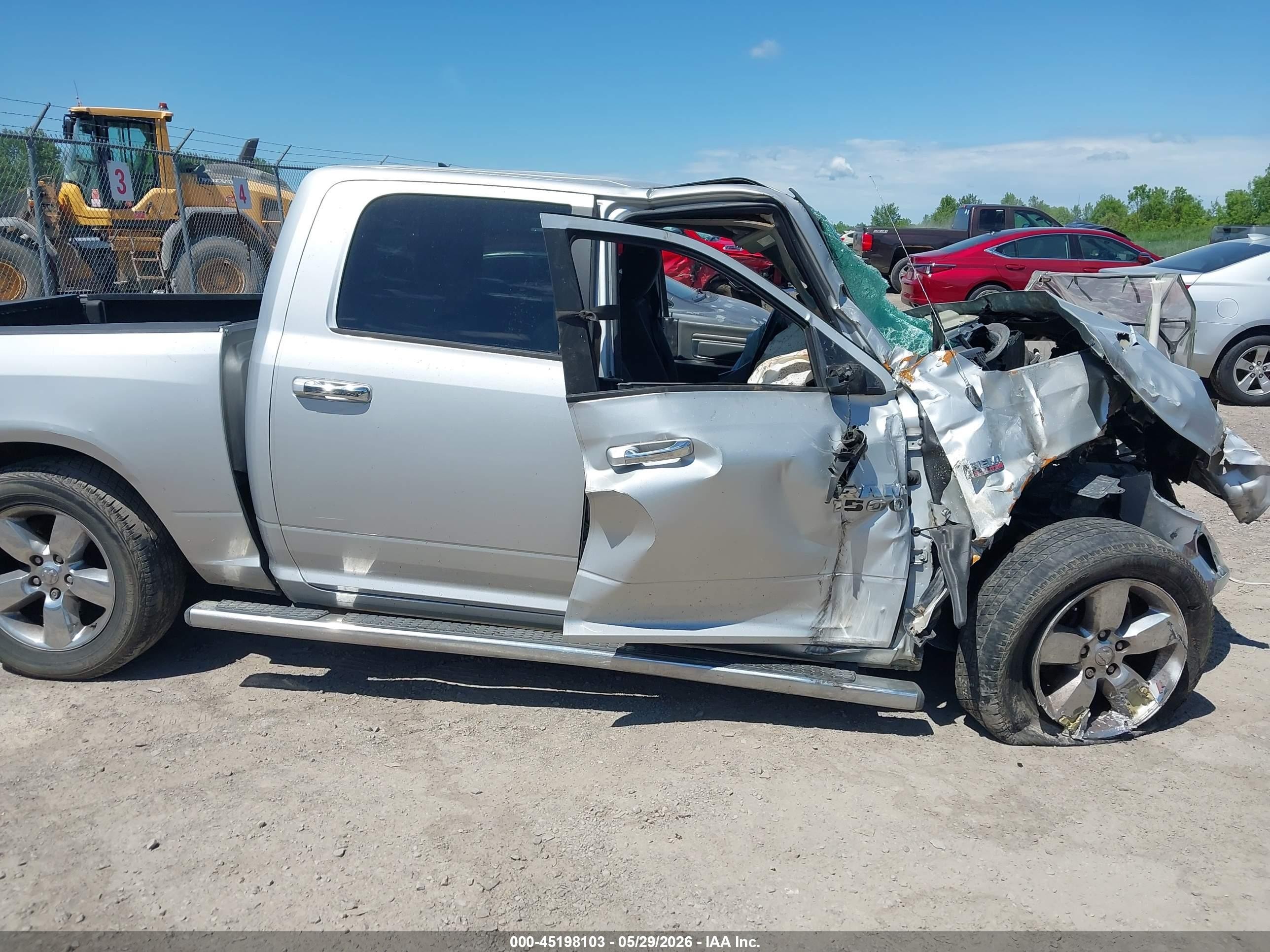 2014 Ram 1500 Big Horn Silver vin: 1C6RR7LT4ES438292