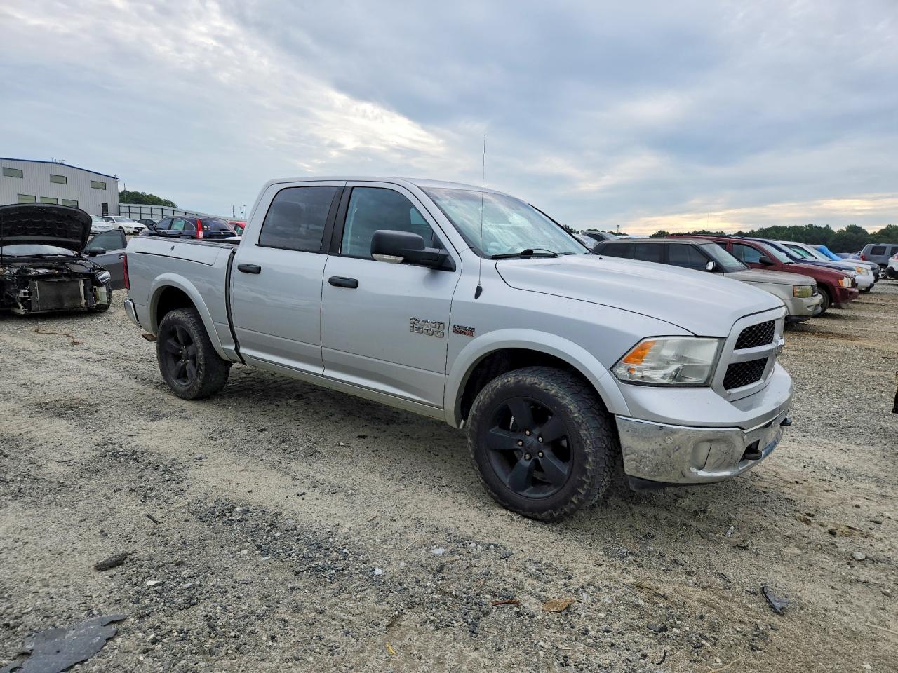 2015 Ram 1500 Slt Серебряный vin: 1C6RR7LT4FS526390