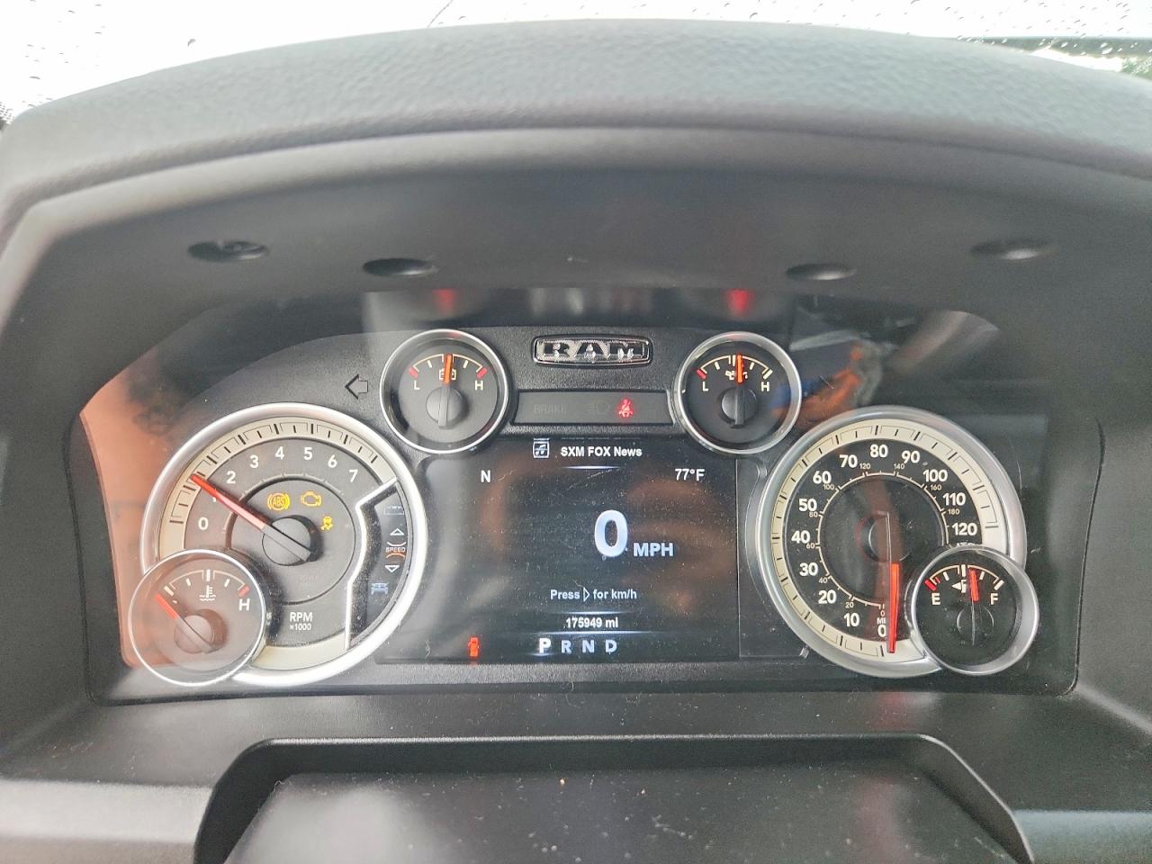 2015 Ram 1500 Slt Серебряный vin: 1C6RR7LT4FS526390