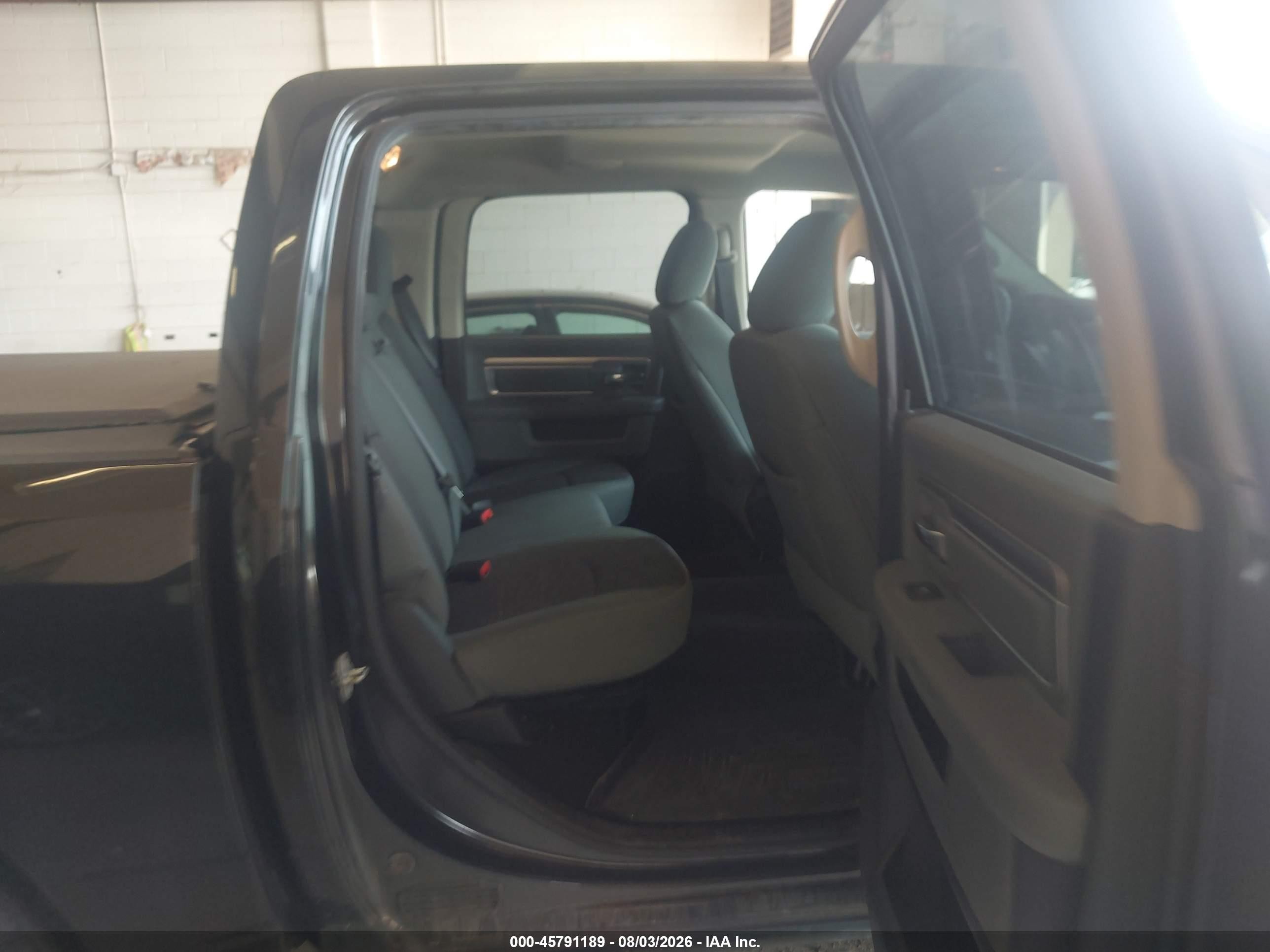 2015 Ram 1500 Big Horn Черный vin: 1C6RR7LT4FS758617