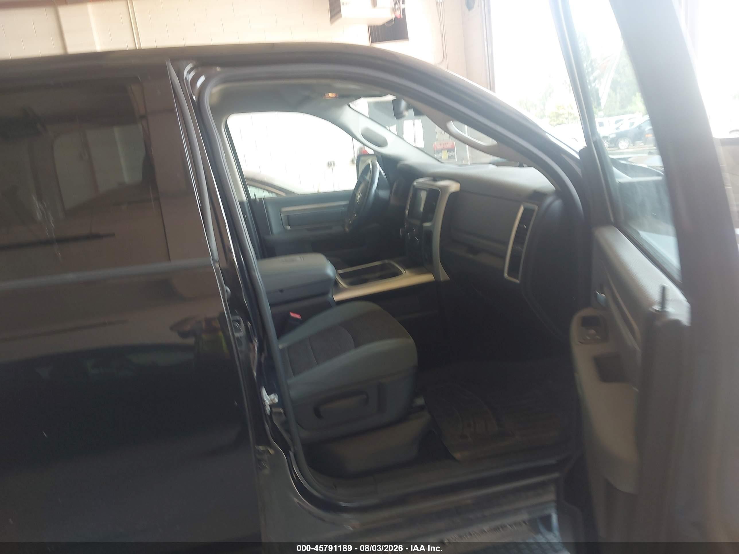 2015 Ram 1500 Big Horn Черный vin: 1C6RR7LT4FS758617