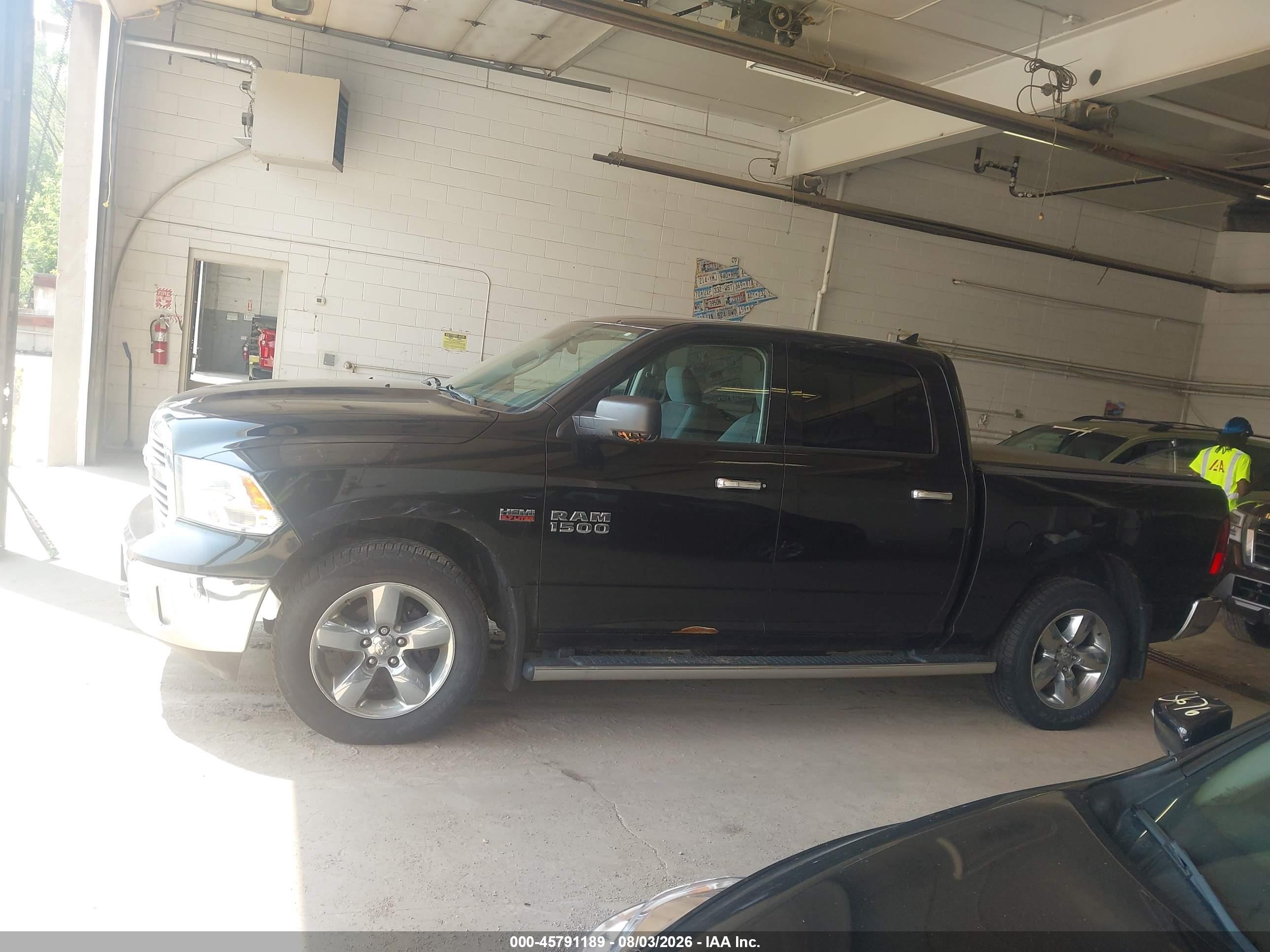 2015 Ram 1500 Big Horn Черный vin: 1C6RR7LT4FS758617