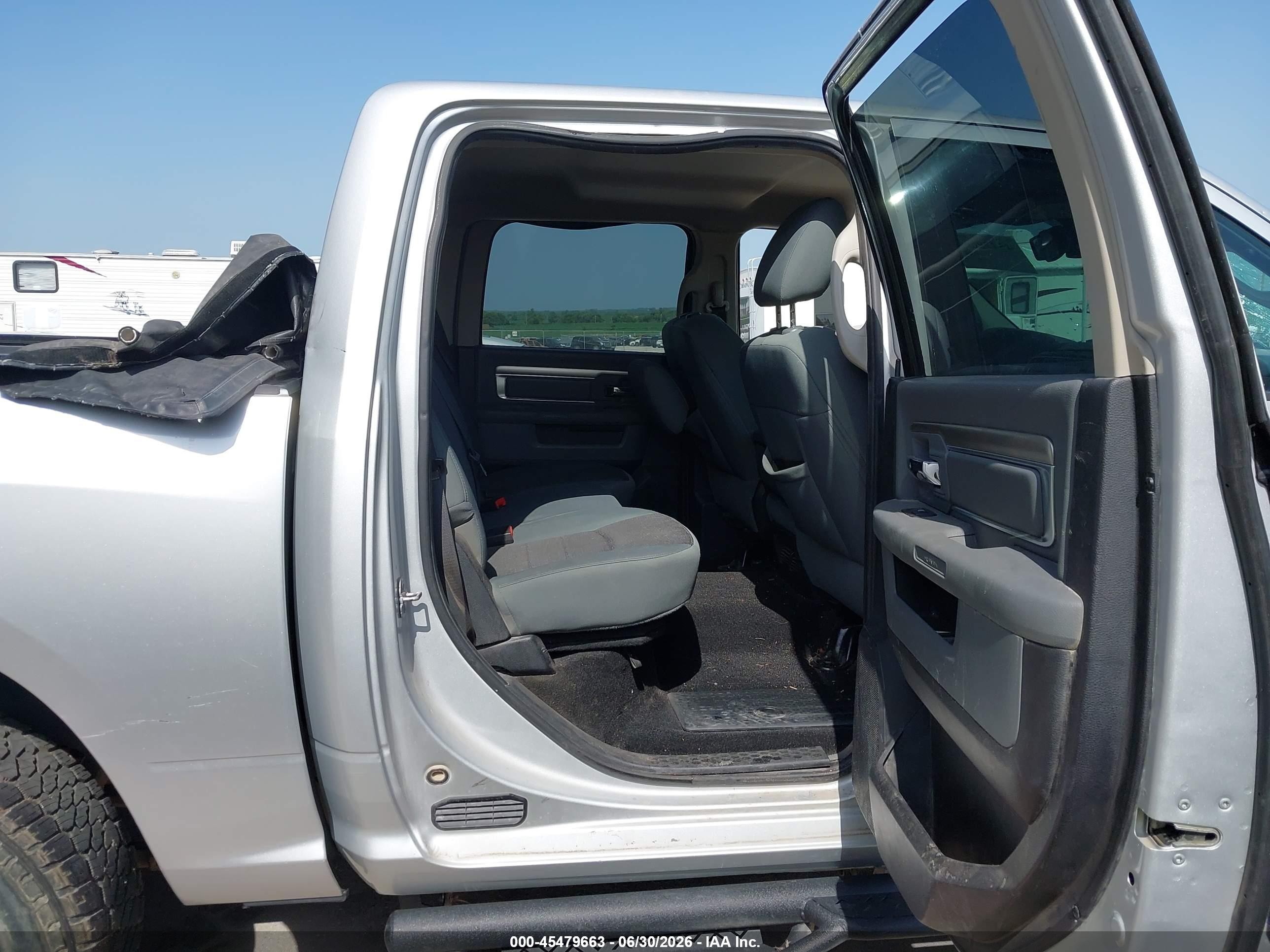 2014 Ram 1500 Big Horn Silver vin: 1C6RR7LT5ES309283