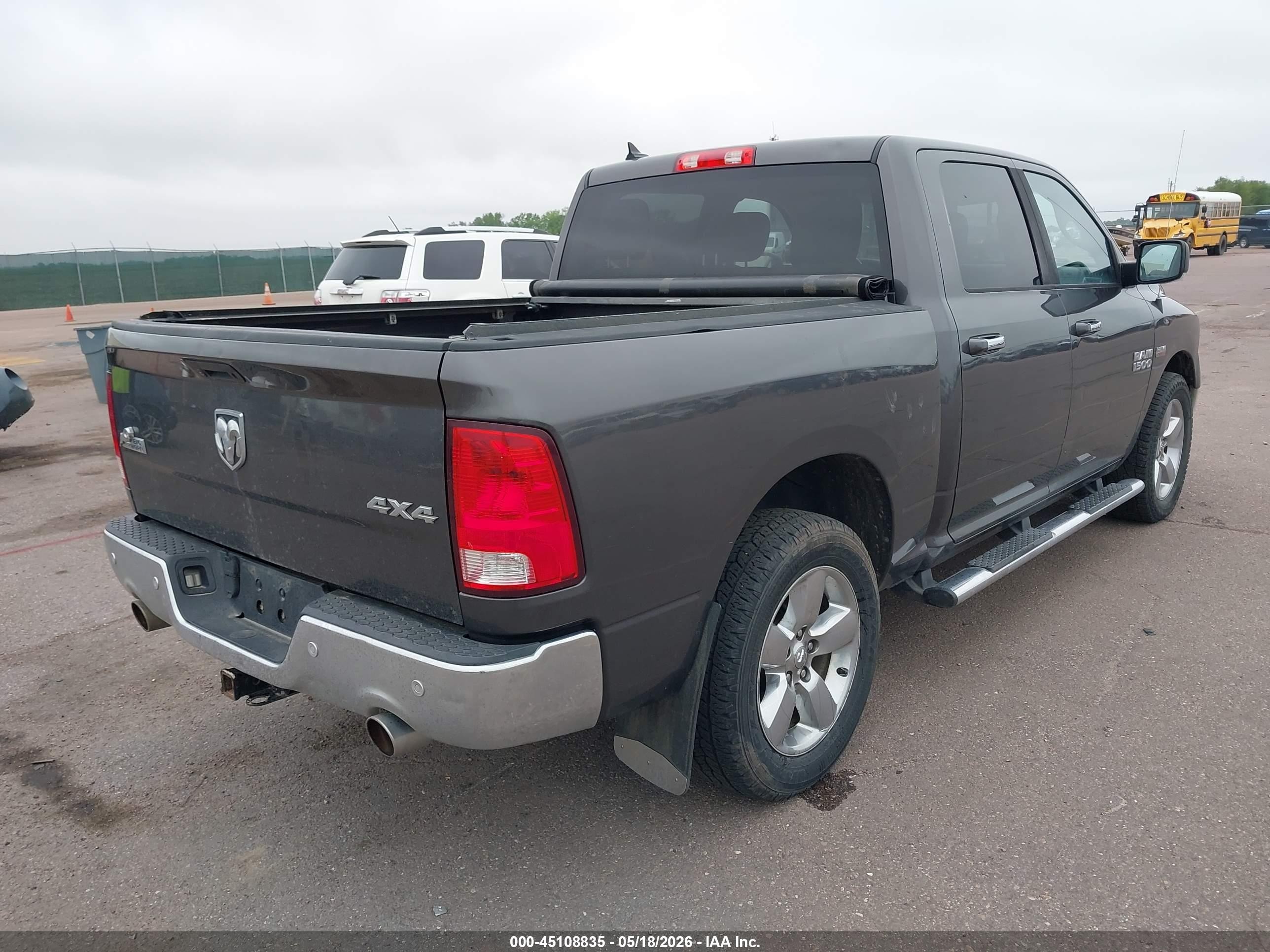2015 Ram 1500 Big Horn Silver vin: 1C6RR7LT5FS558300