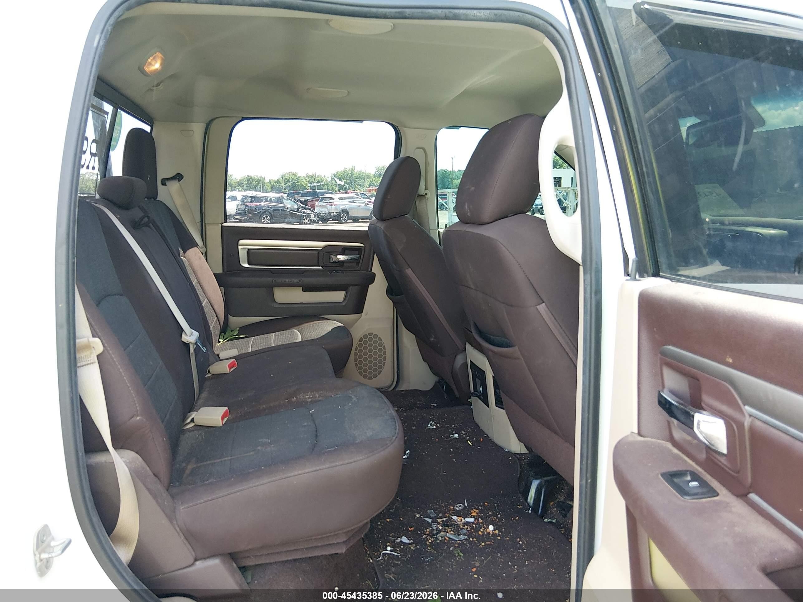 2014 Ram 1500   Белый vin: 1C6RR7LT6ES152833