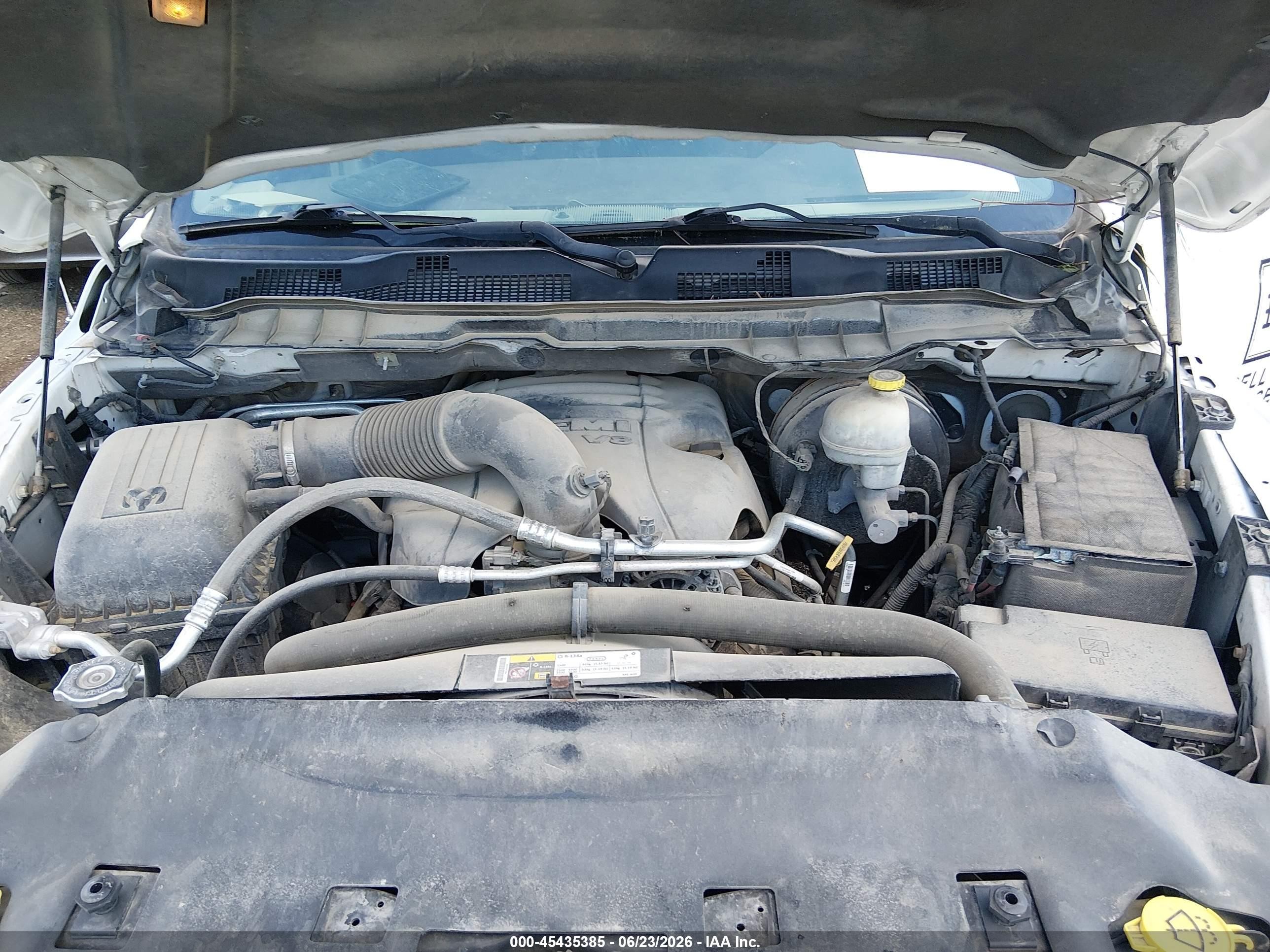 2014 Ram 1500   Белый vin: 1C6RR7LT6ES152833
