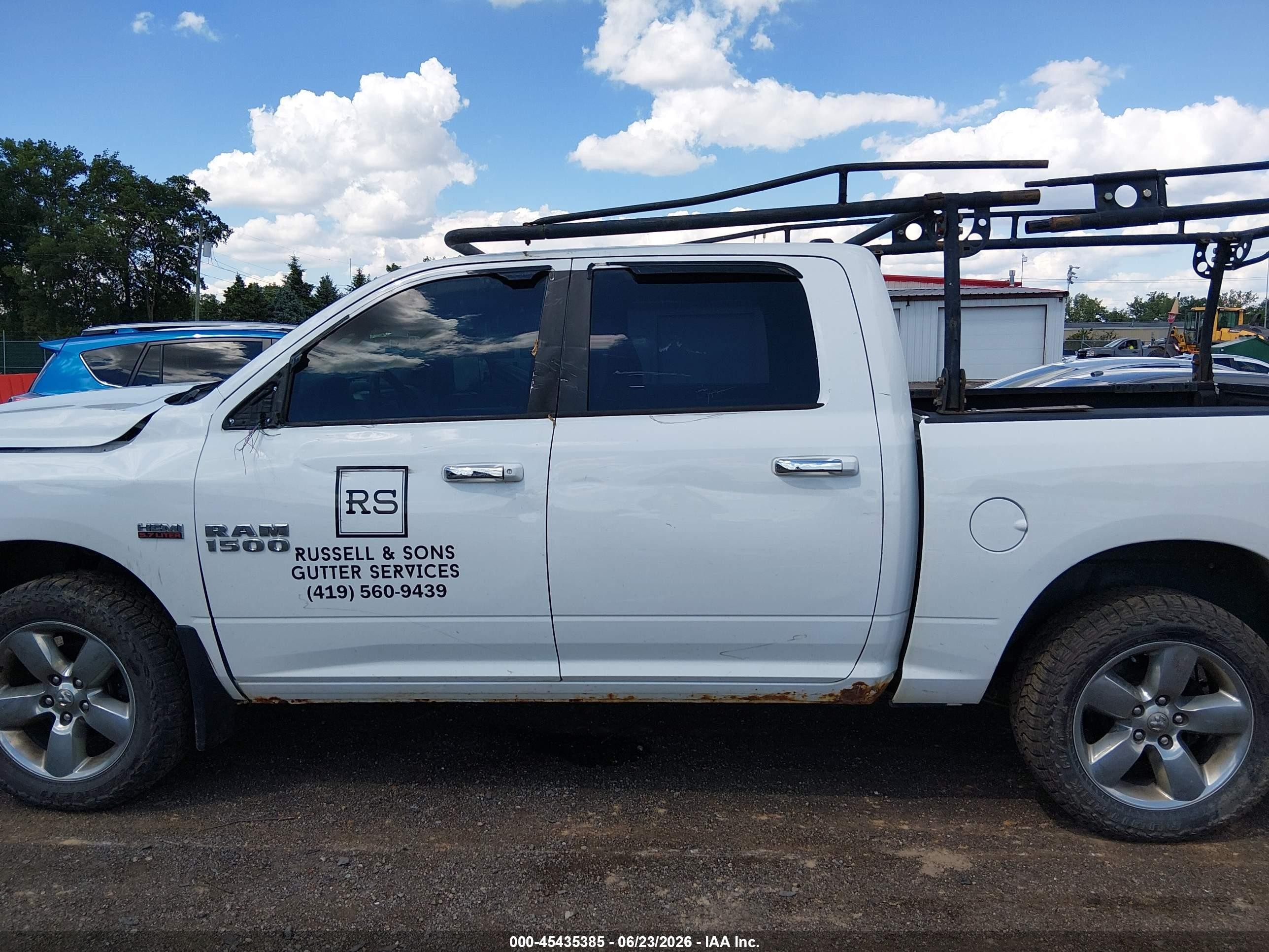 2014 Ram 1500   Белый vin: 1C6RR7LT6ES152833