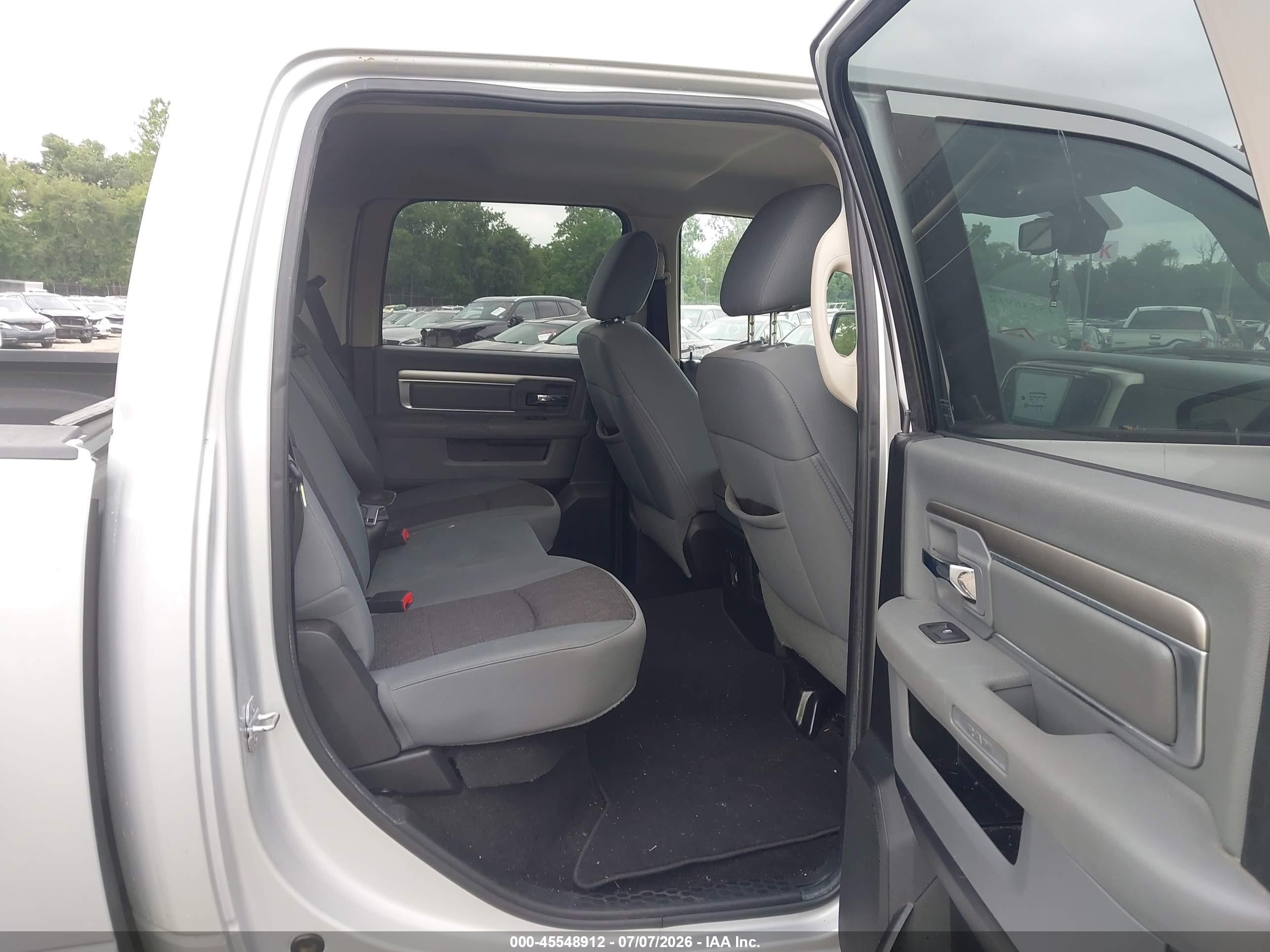2013 Ram 1500 Big Horn Silver vin: 1C6RR7LT7DS576259