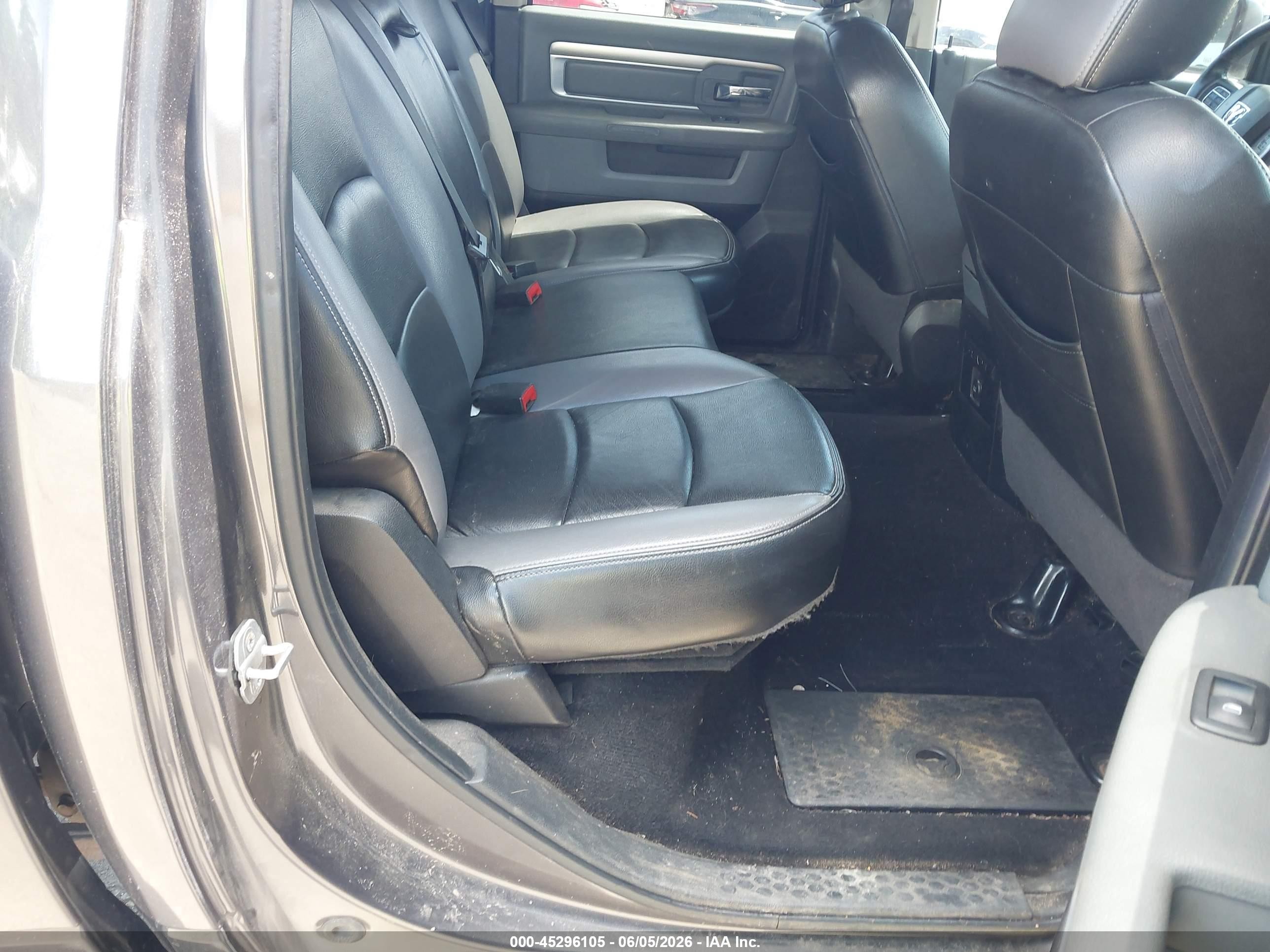 2015 Ram 1500 Outdoorsman Gray vin: 1C6RR7LT7FS626435