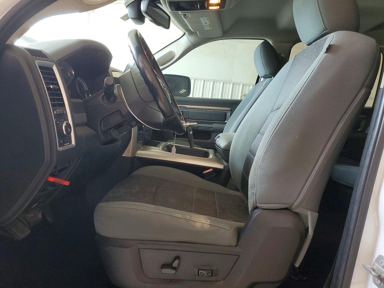 2015 Ram 1500 White vin: 1C6RR7LT7FS767893