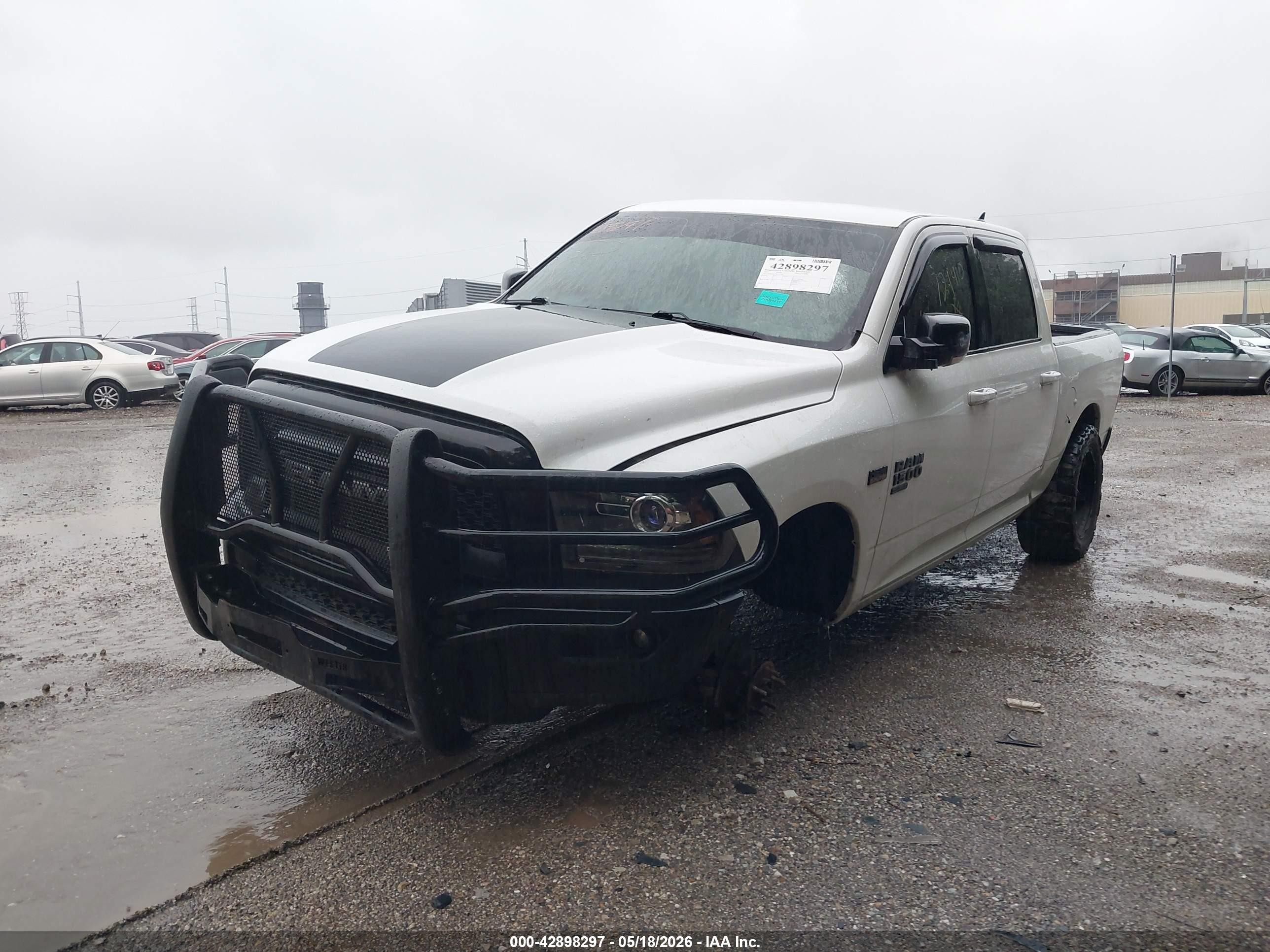 2019 Ram 1500 Classic Warlock  4x4 5'7 Box White vin: 1C6RR7LT7KS724410