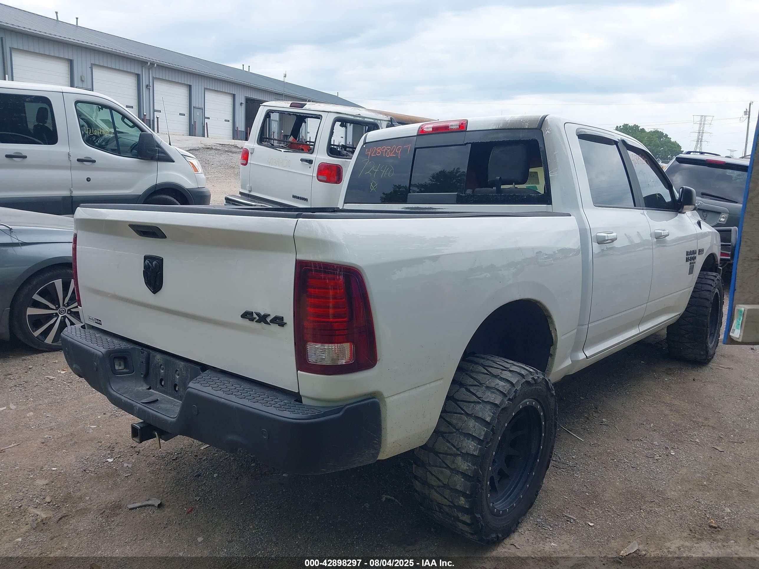 2019 Ram 1500 Classic Warlock  4x4 5'7 Box White vin: 1C6RR7LT7KS724410