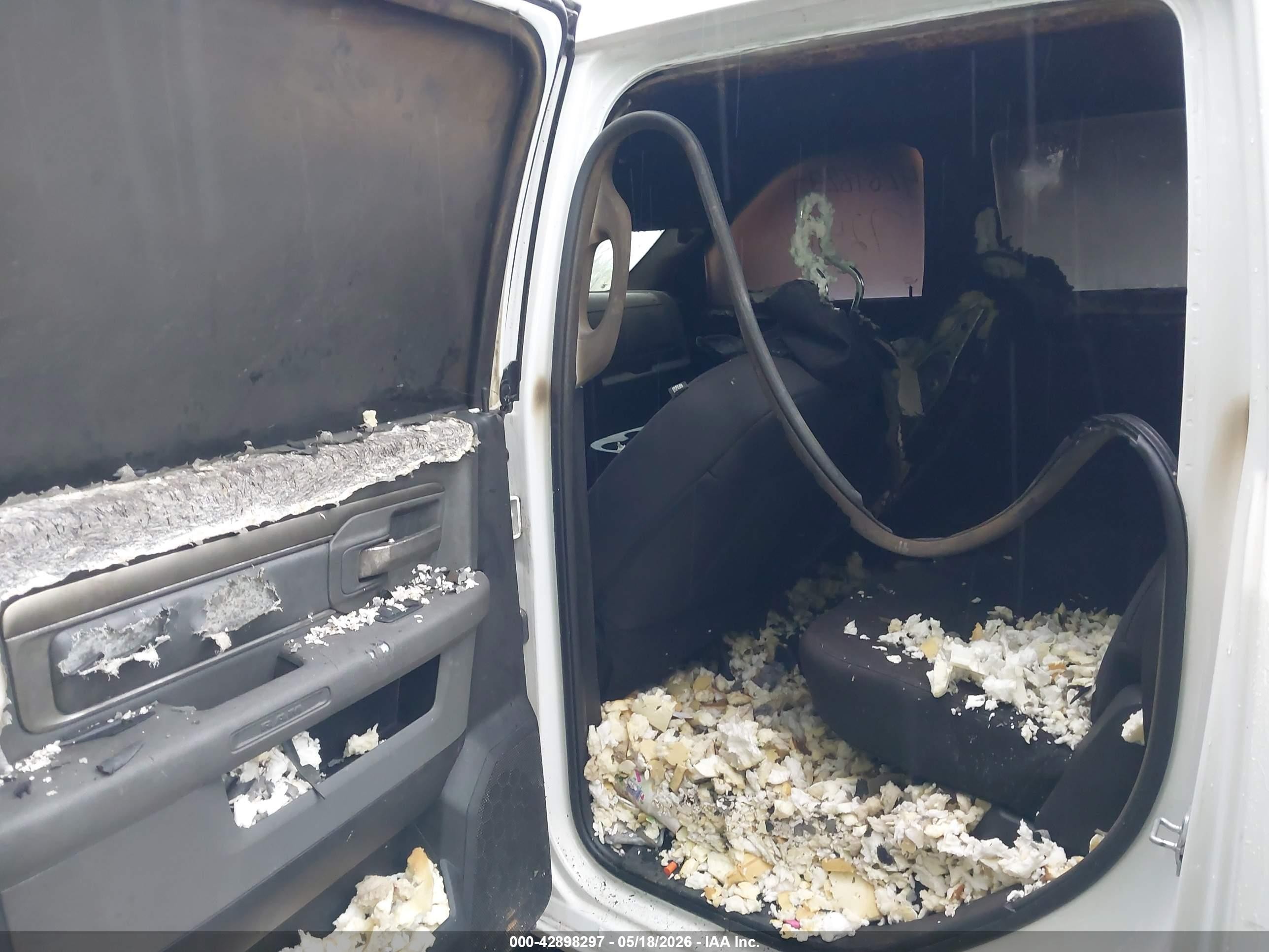 2019 Ram 1500 Classic Warlock  4x4 5'7 Box White vin: 1C6RR7LT7KS724410