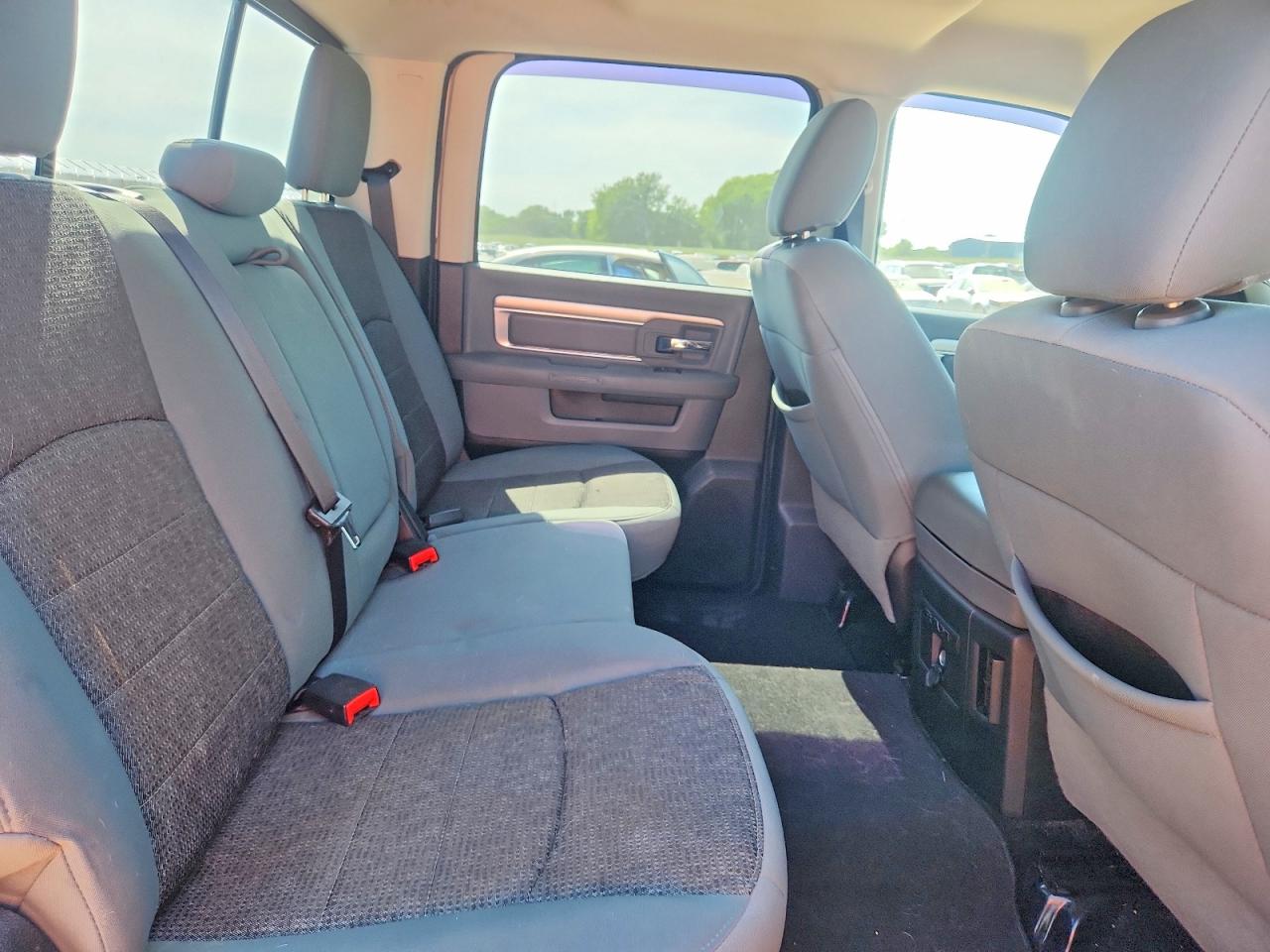 2014 Dodge Other Серебряный vin: 1C6RR7LT8ES143423