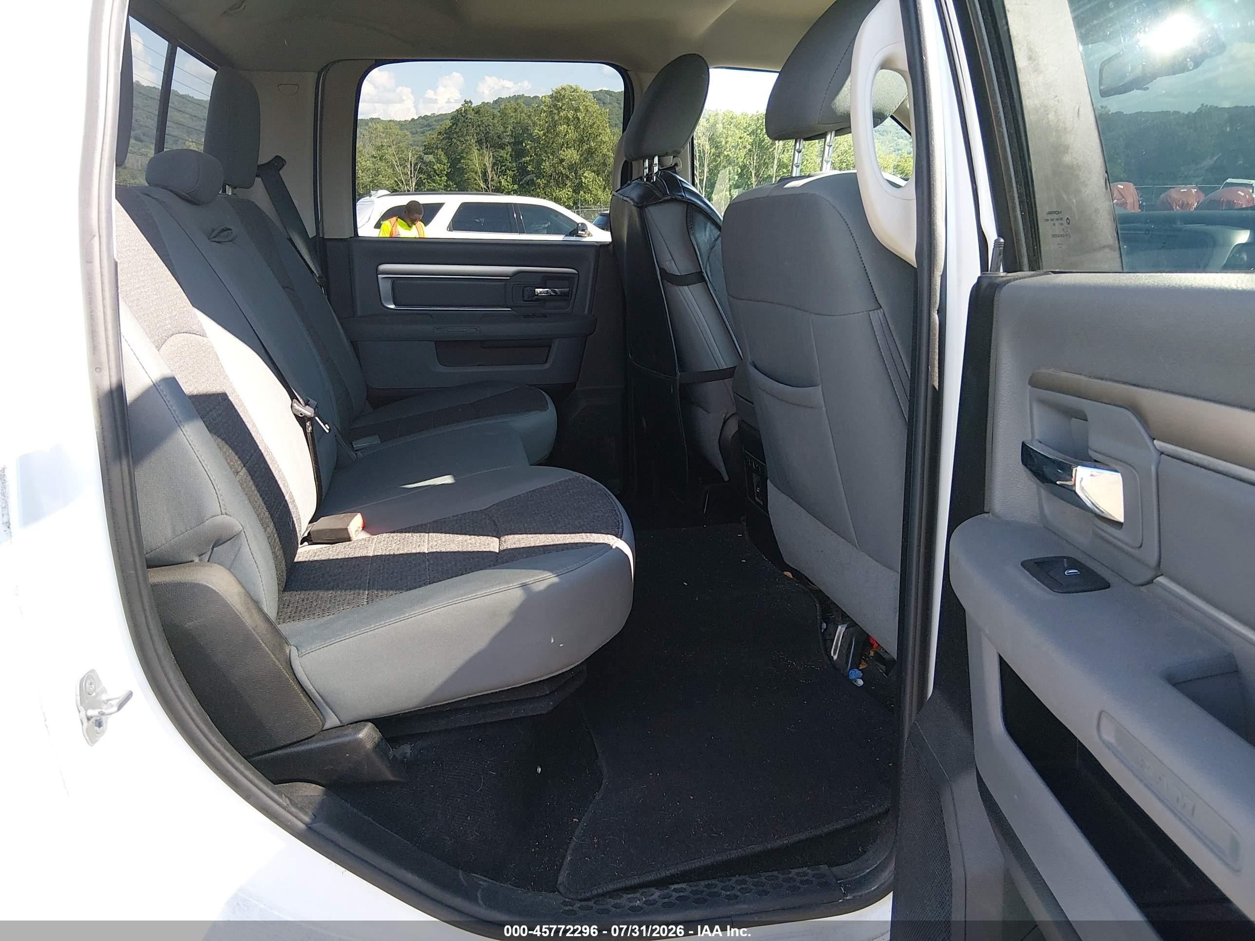 2014 Ram 1500 Big Horn White vin: 1C6RR7LT9ES375075