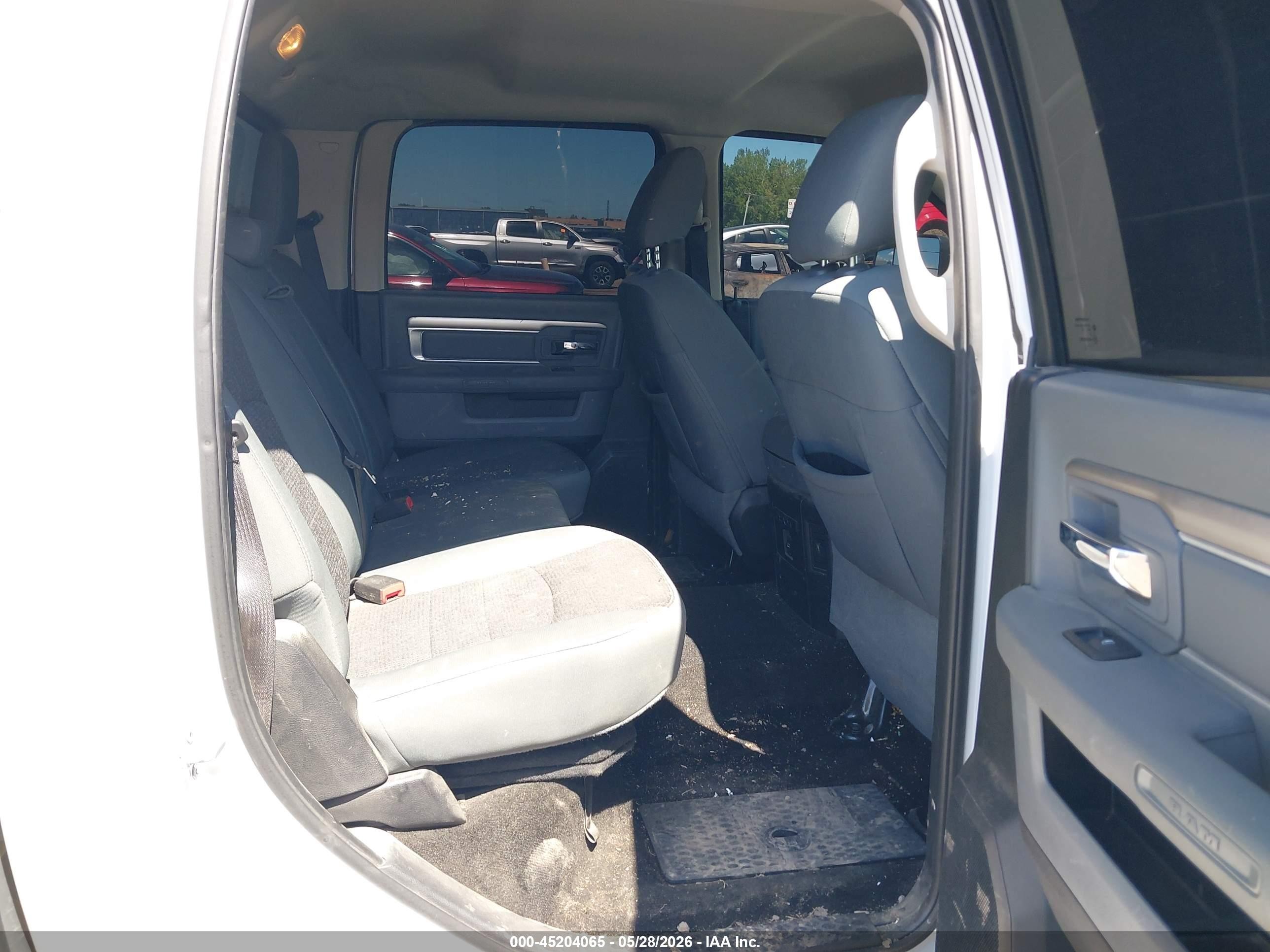 2015 Ram 1500 Big Horn Белый vin: 1C6RR7LT9FS641874