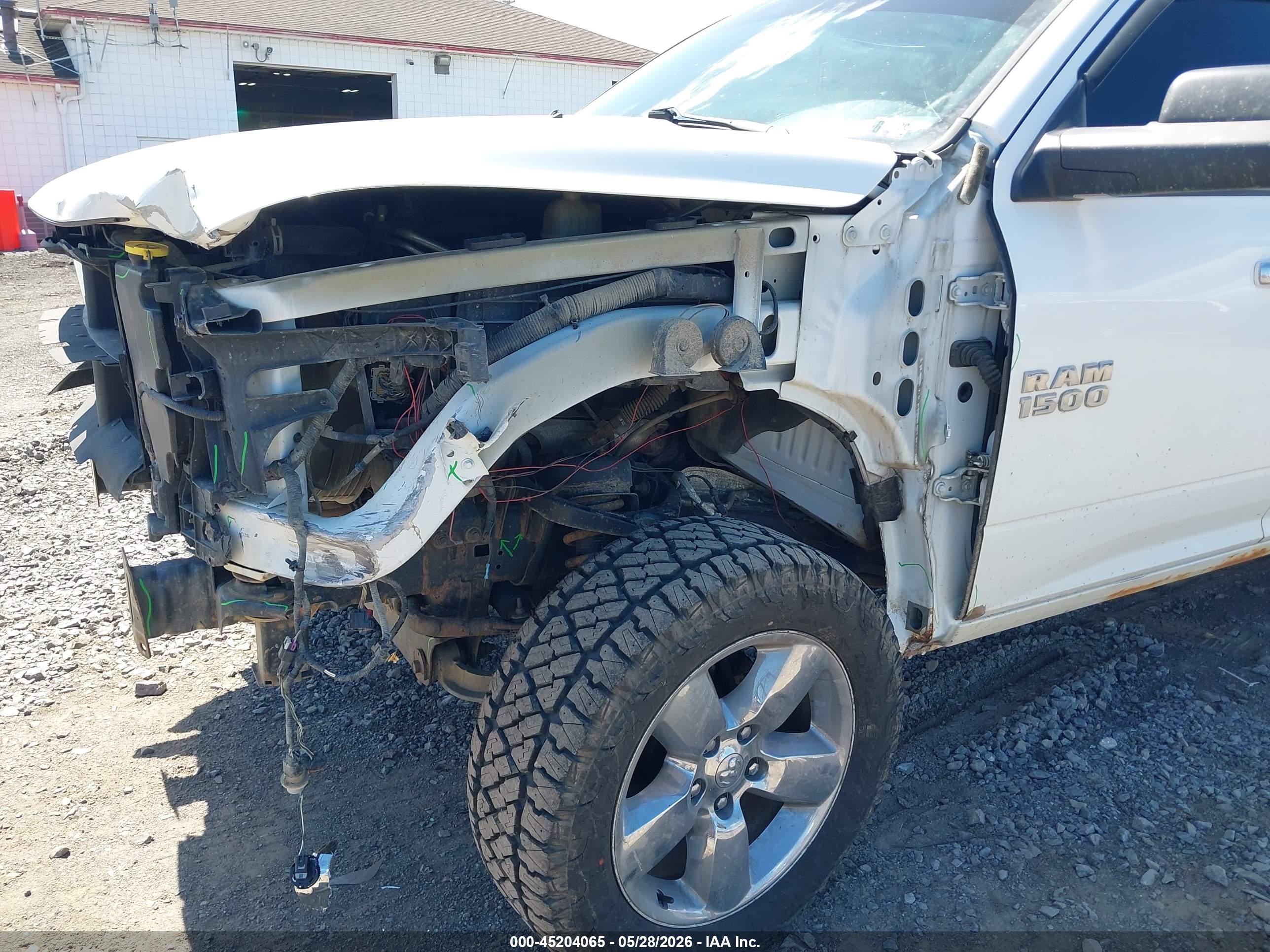 2015 Ram 1500 Big Horn Белый vin: 1C6RR7LT9FS641874