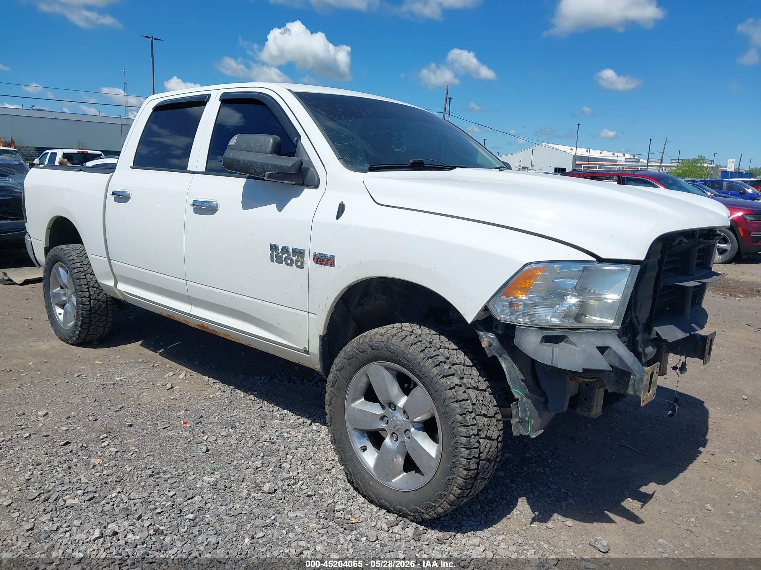 2015 Ram 1500 Big Horn Белый vin: 1C6RR7LT9FS641874