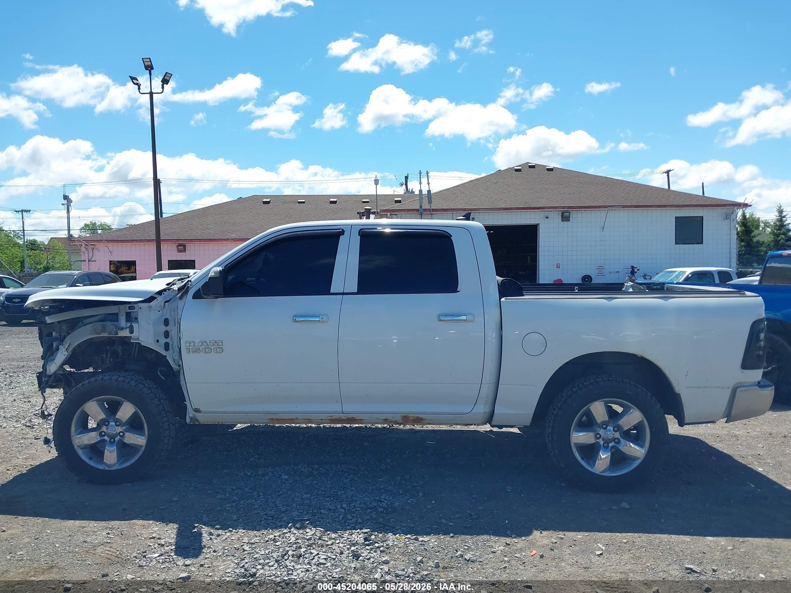 2015 Ram 1500 Big Horn Белый vin: 1C6RR7LT9FS641874