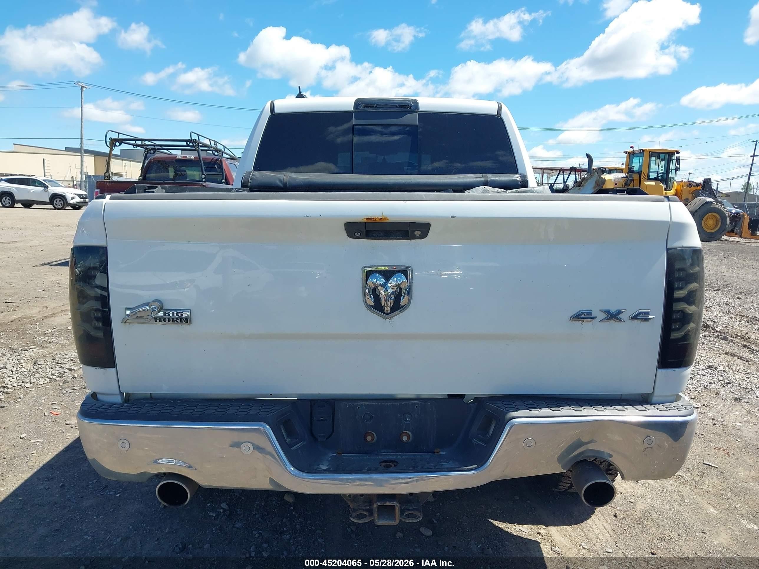 2015 Ram 1500 Big Horn Белый vin: 1C6RR7LT9FS641874
