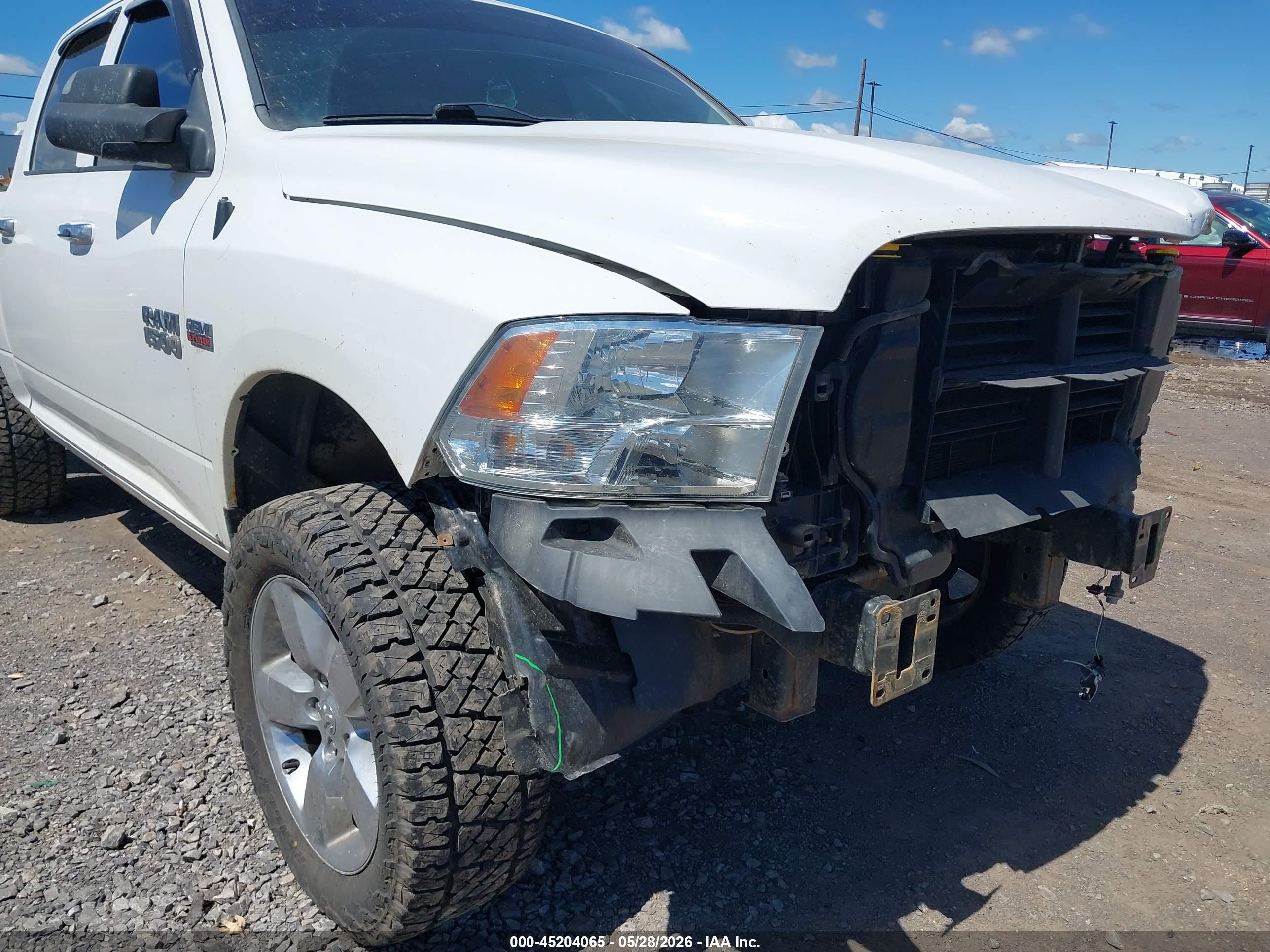 2015 Ram 1500 Big Horn Белый vin: 1C6RR7LT9FS641874