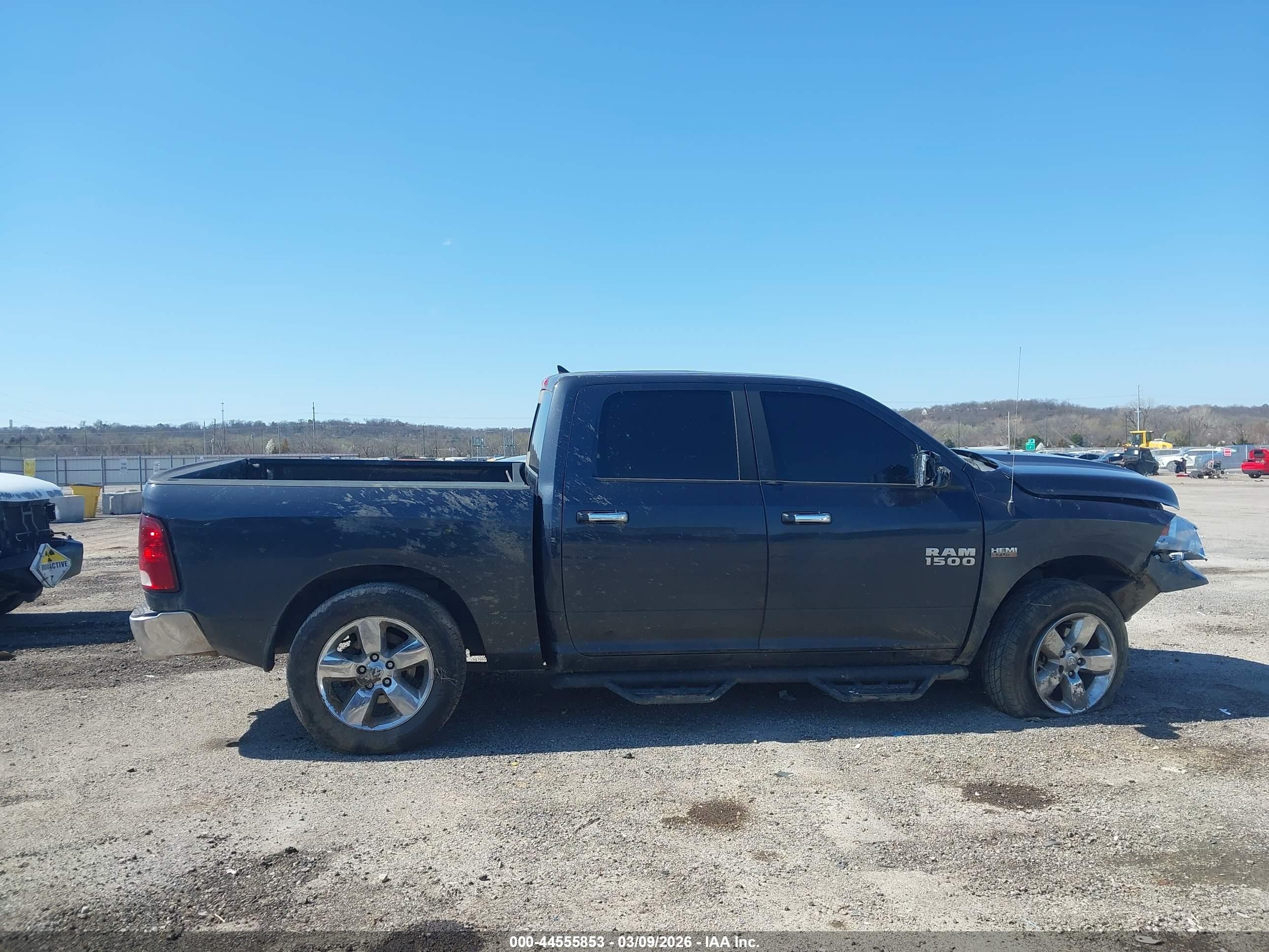 2017 Ram 1500 Big Horn  4x4 5'7 Box Черный vin: 1C6RR7LT9HS644034