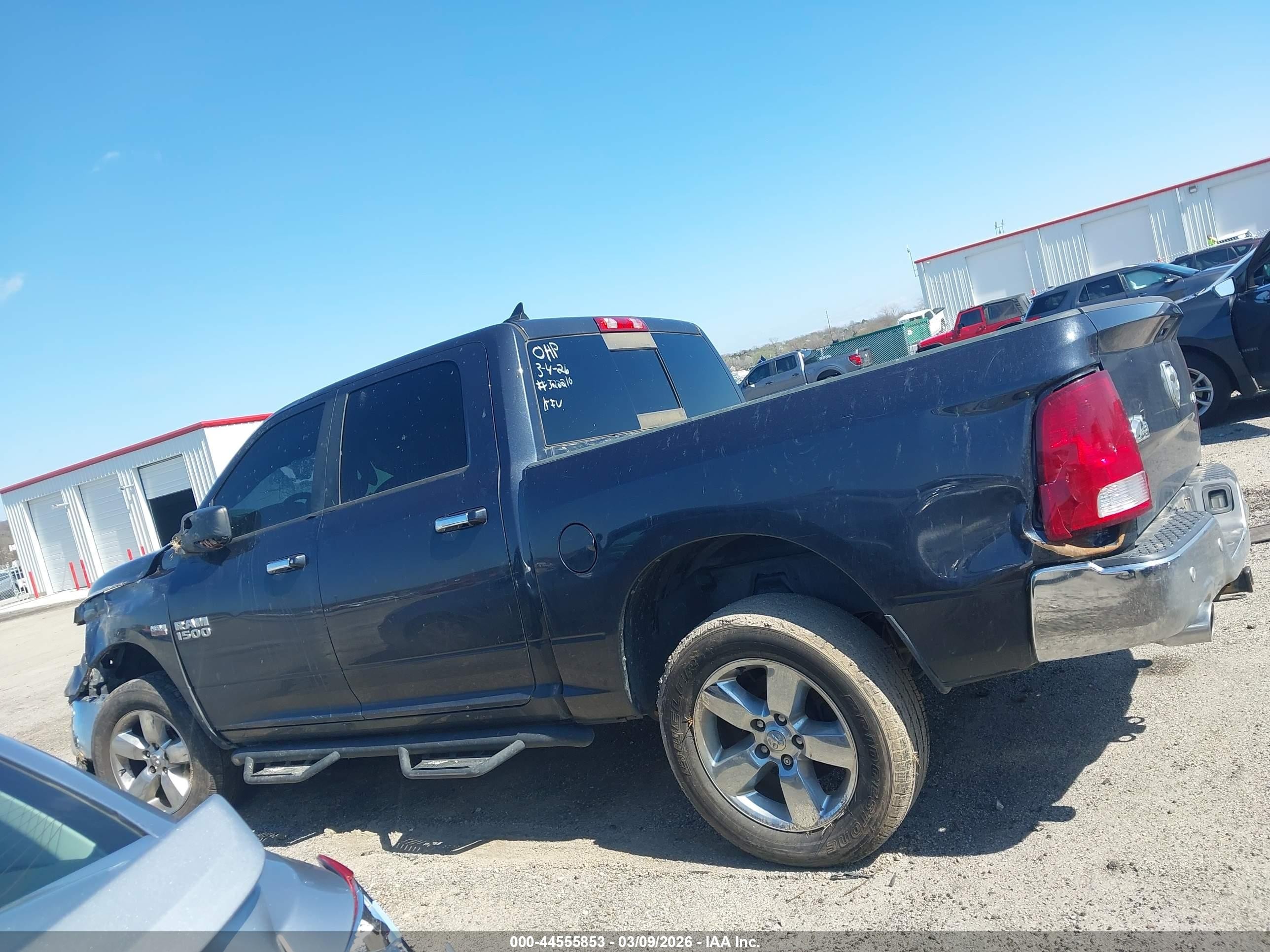 2017 Ram 1500 Big Horn  4x4 5'7 Box Черный vin: 1C6RR7LT9HS644034