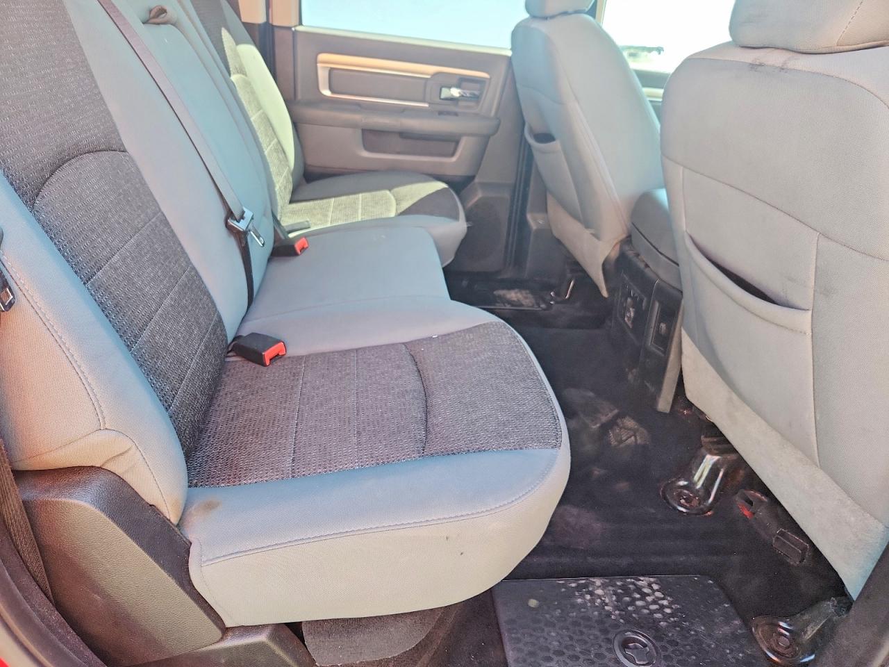 2013 Ram 1500 Red vin: 1C6RR7LTXDS551727