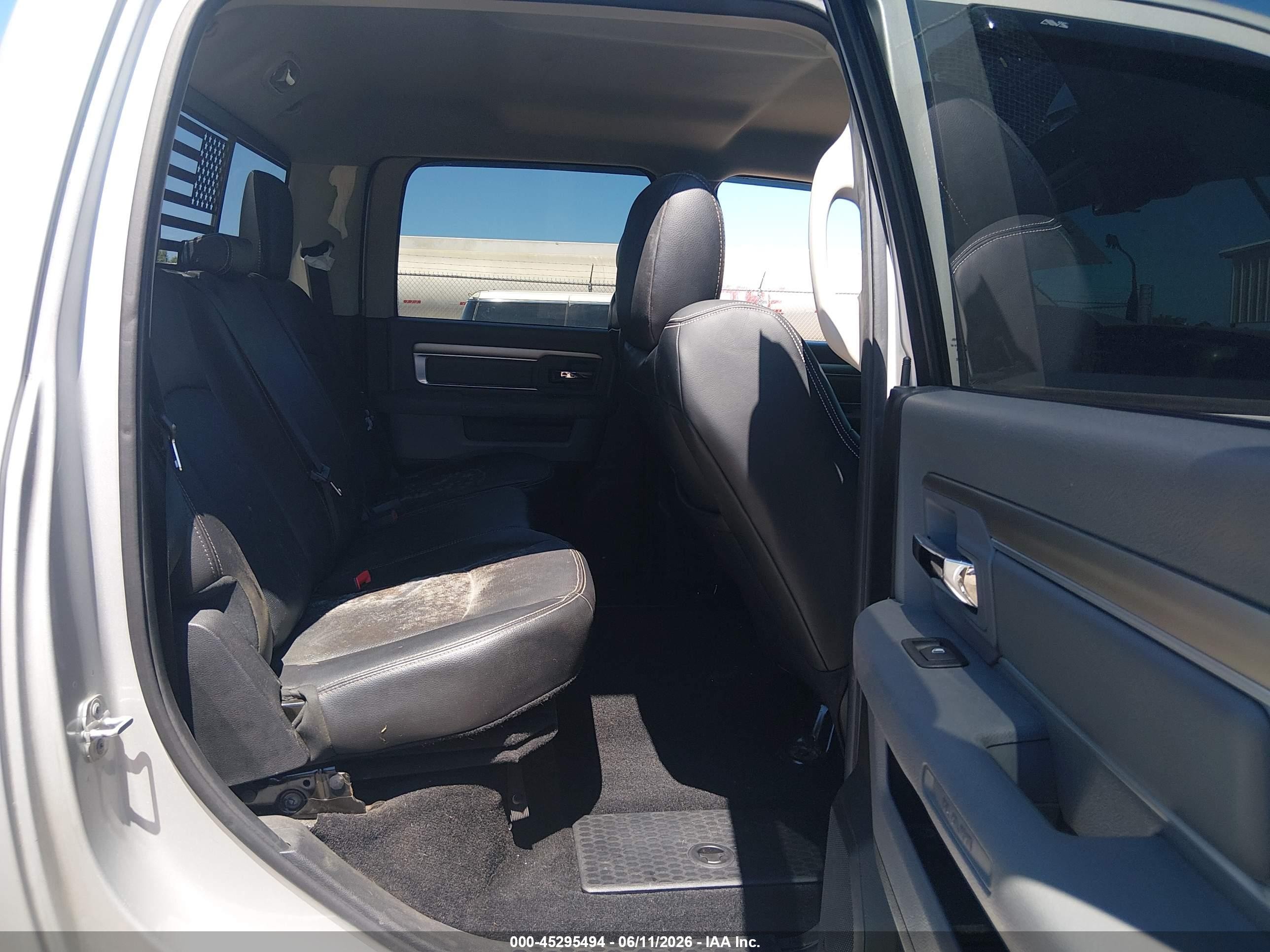 2014 Ram 1500 Big Horn Серебряный vin: 1C6RR7LTXES362366