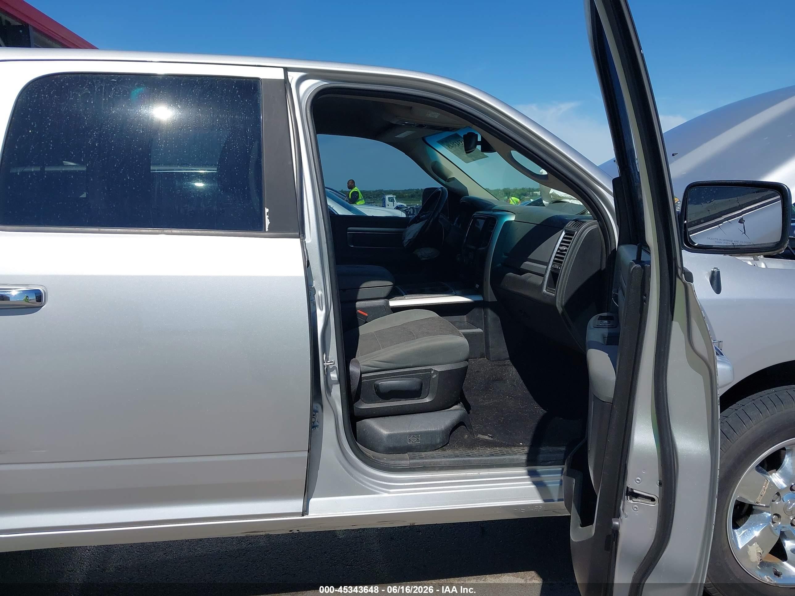 2015 Ram 1500 Big Horn Silver vin: 1C6RR7LTXFS533456