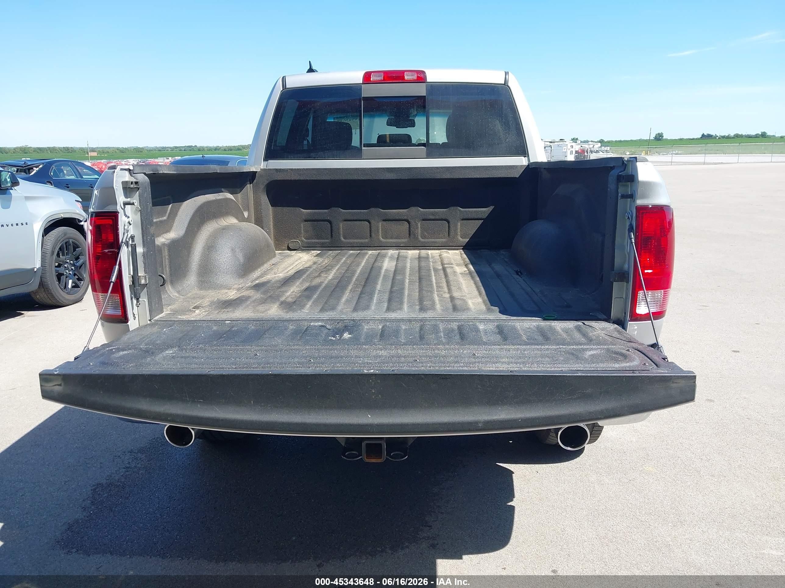 2015 Ram 1500 Big Horn Silver vin: 1C6RR7LTXFS533456