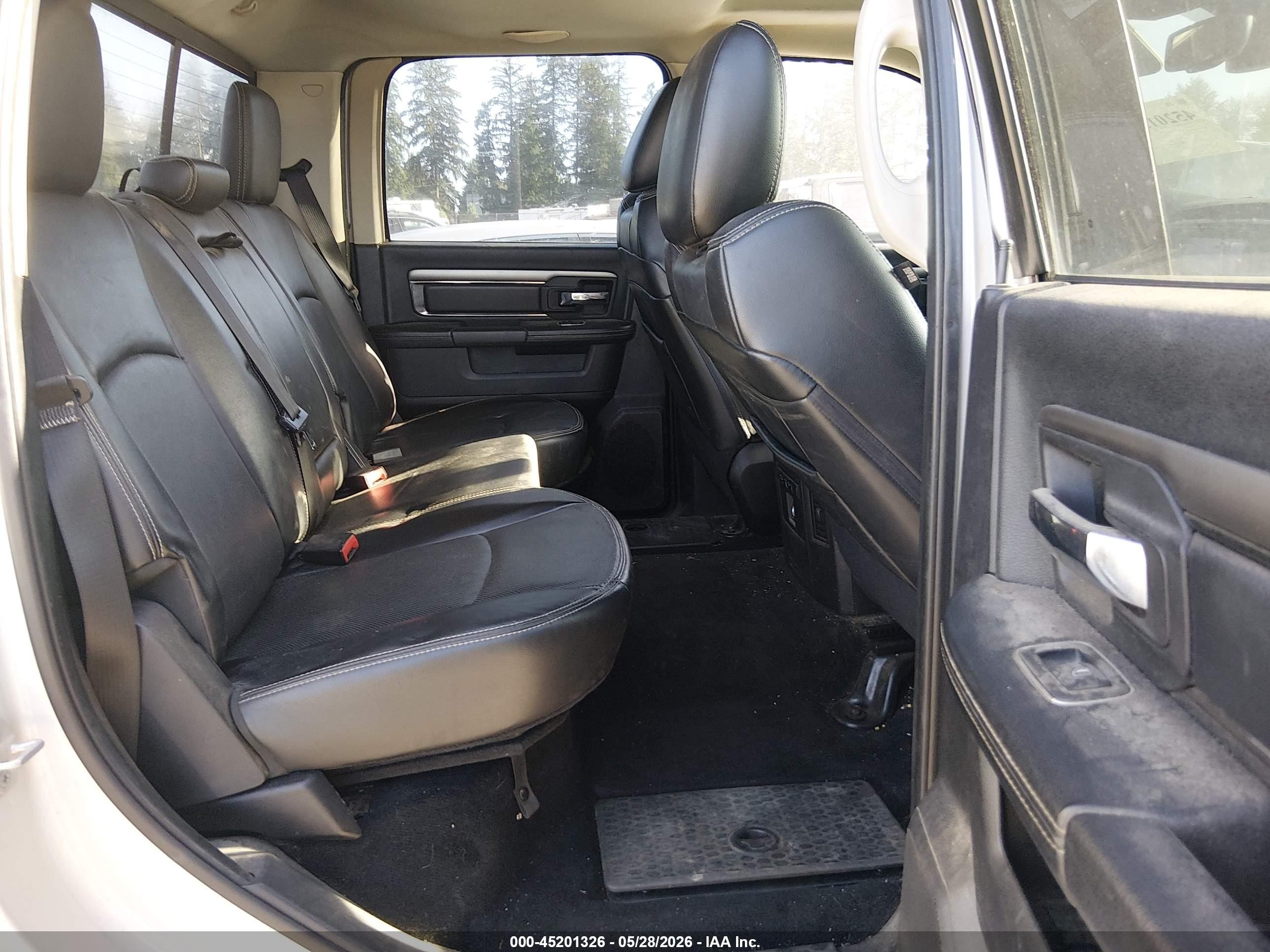 2014 Ram 1500 Sport Silver vin: 1C6RR7MT0ES196132